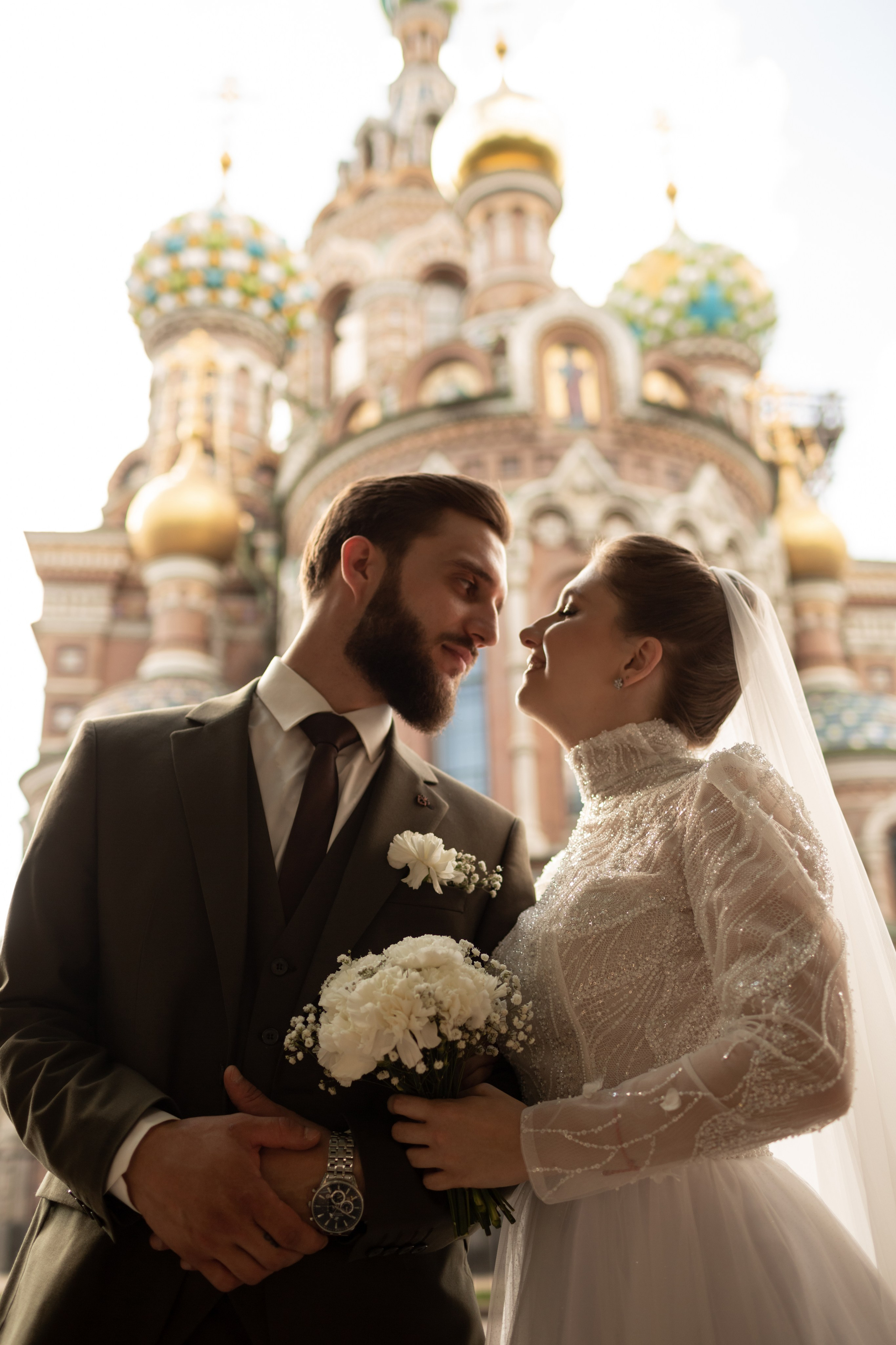 Свадебная фотопрогулка в Петербурге. Свадебный фотограф Кирилл Белый