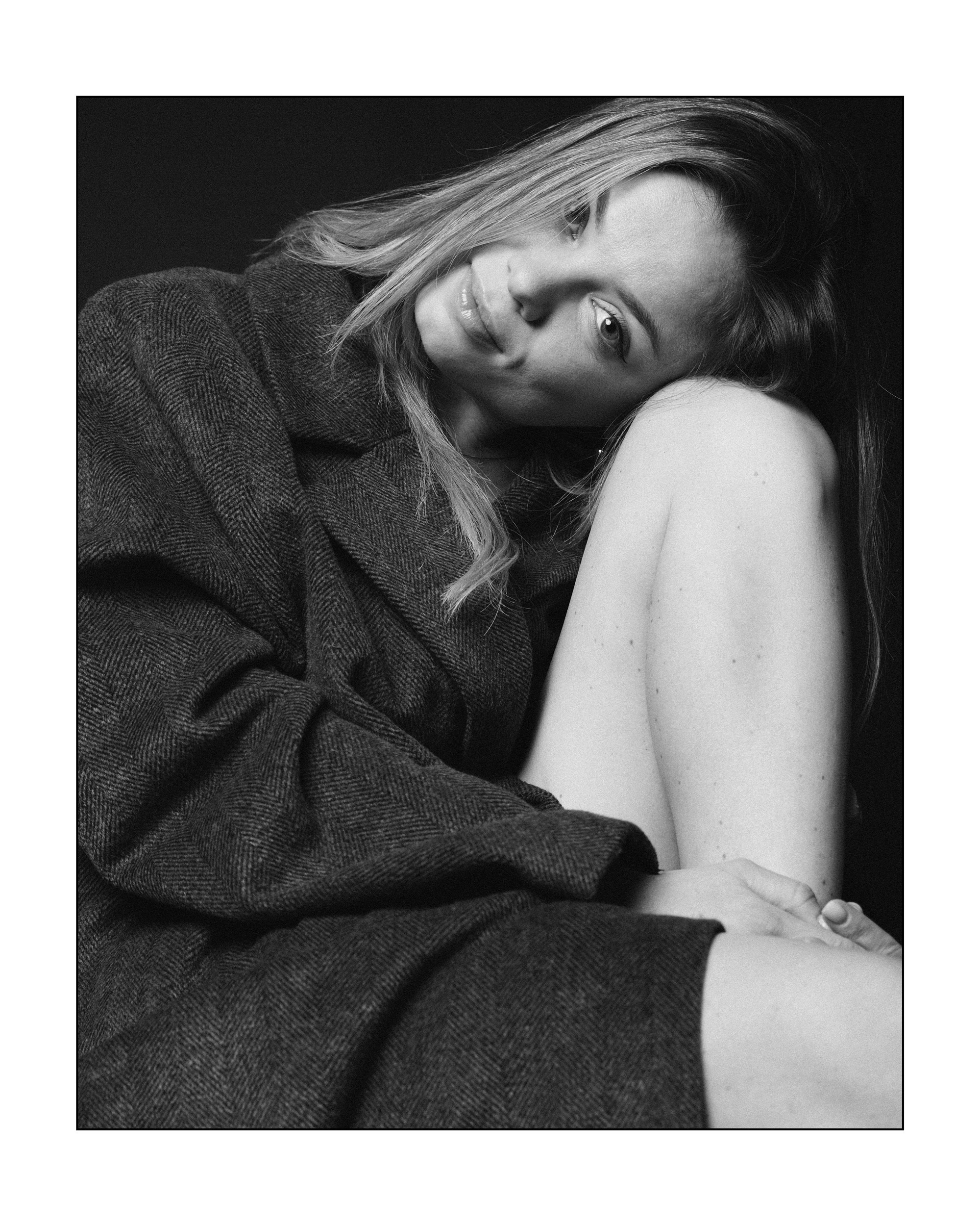 Портретный фотограф в Москве Калагина Светлана. Профессиональная фотосессия классического женского портрета в студии