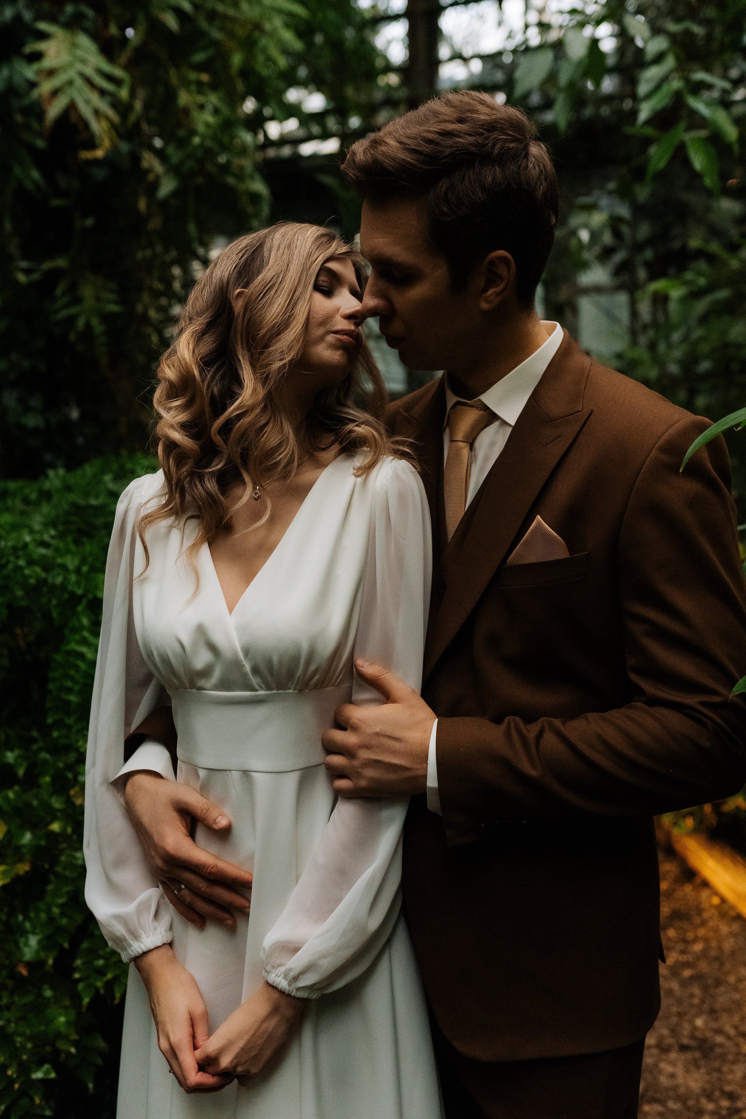 Свадебная фотосессия в оранжерее, Москва. Свадебный фотограф в Москве Анна Полушина