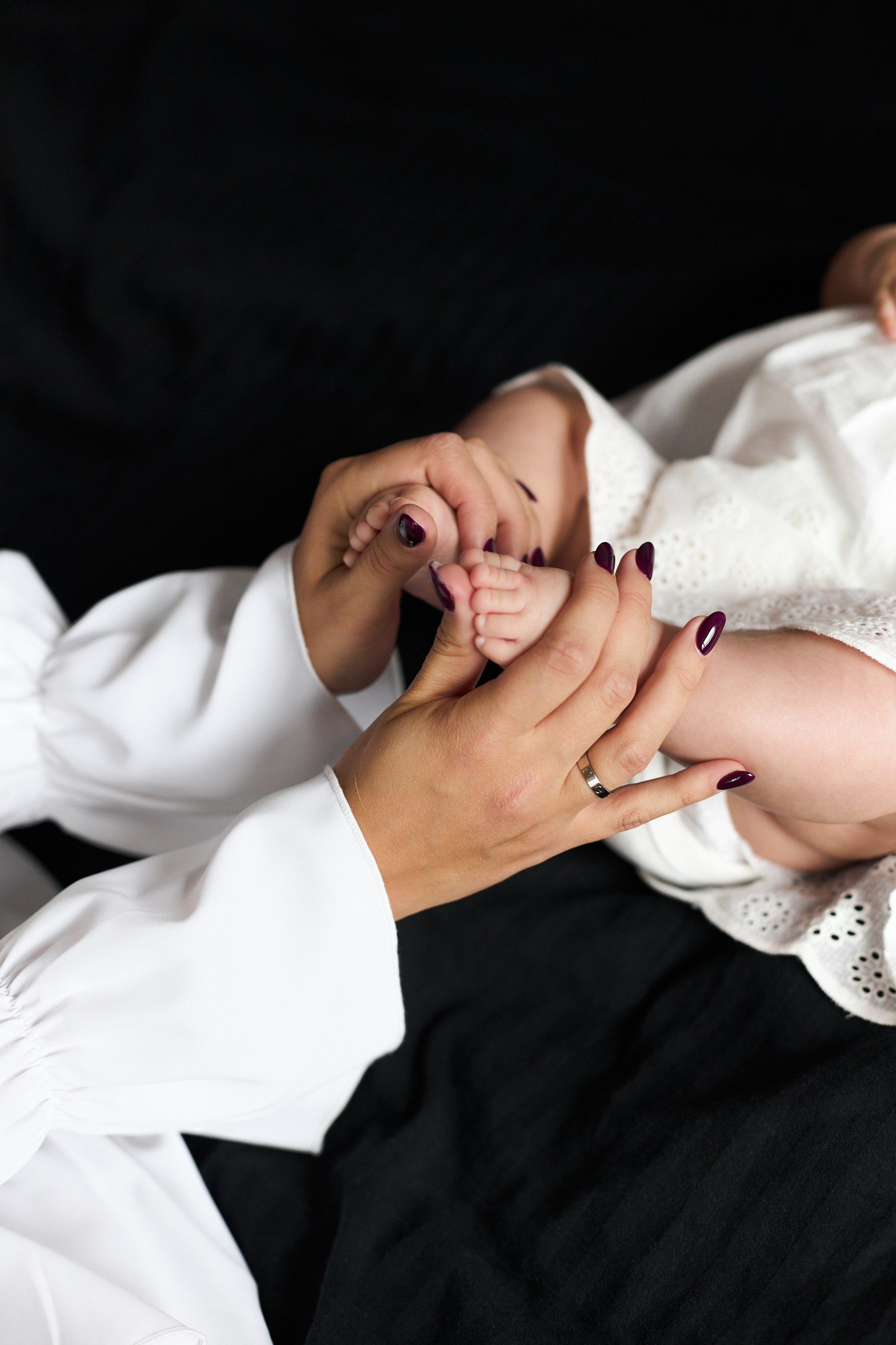 Семейная фотосессия Екатеринбург фотограф семейный фотосет в студии дома Екб заказать цена съемка детей родителей фотосъемка семьи Екб. Фотограф Екатеринбург Анастасия Жерновская | Маркетплейсы и нейрофото