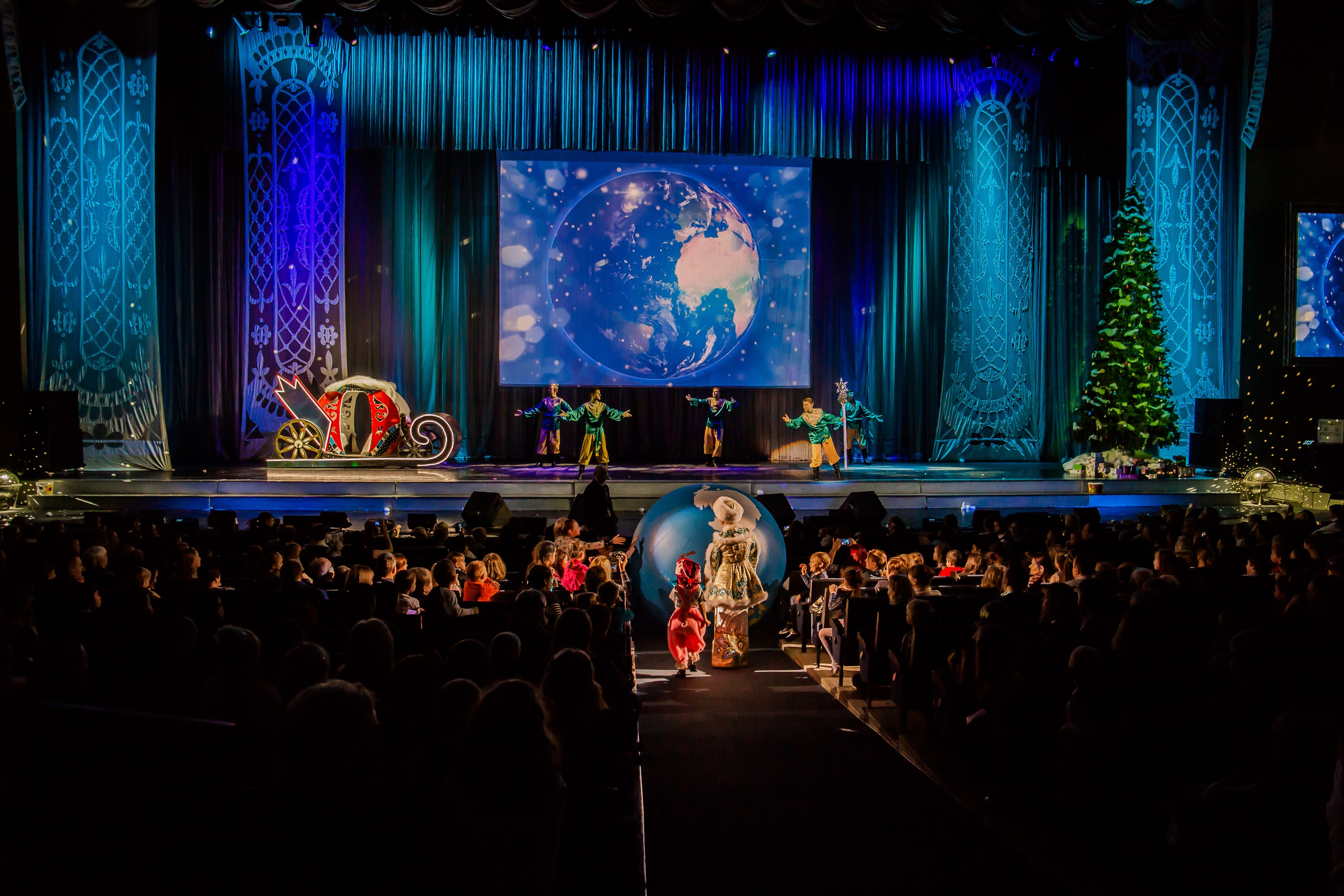 Репортаж — детская елка в БКЗ. Свадебный и семейный фотограф в Санкт-Петербурге Макеева Наталья