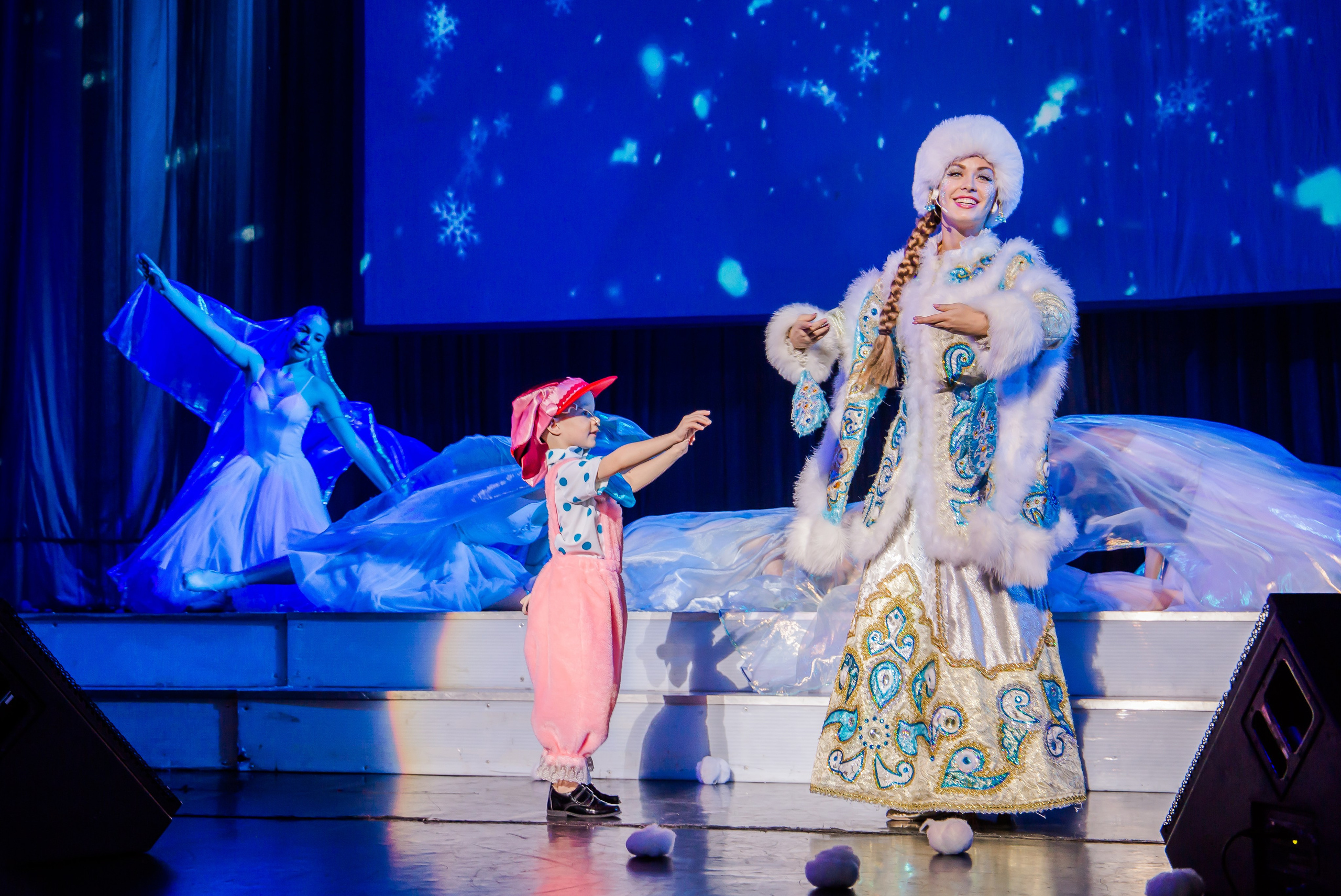 Репортаж — детская елка в БКЗ. Свадебный и семейный фотограф в Санкт-Петербурге Макеева Наталья