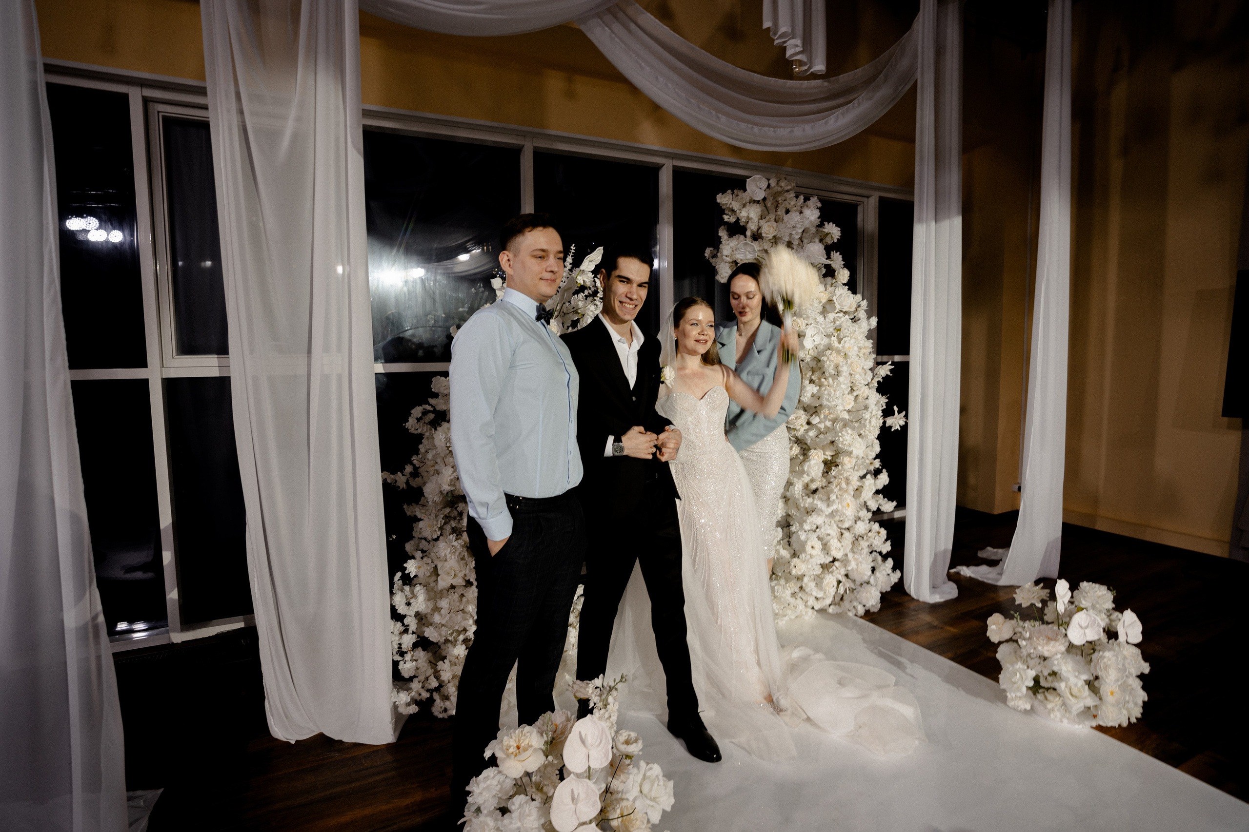 СВАДЕБНАЯ СЬЕМКА СБОРОВ В ОТЕЛЕ И ВЫЕЗД НА ЦЕРЕМОНИЮ (СНЯТО В СИБИРЕ В НИЖНЕВАРТОВСКЕ). Профессиональный фотограф, Санкт-Петербург — Виктория Богомолова