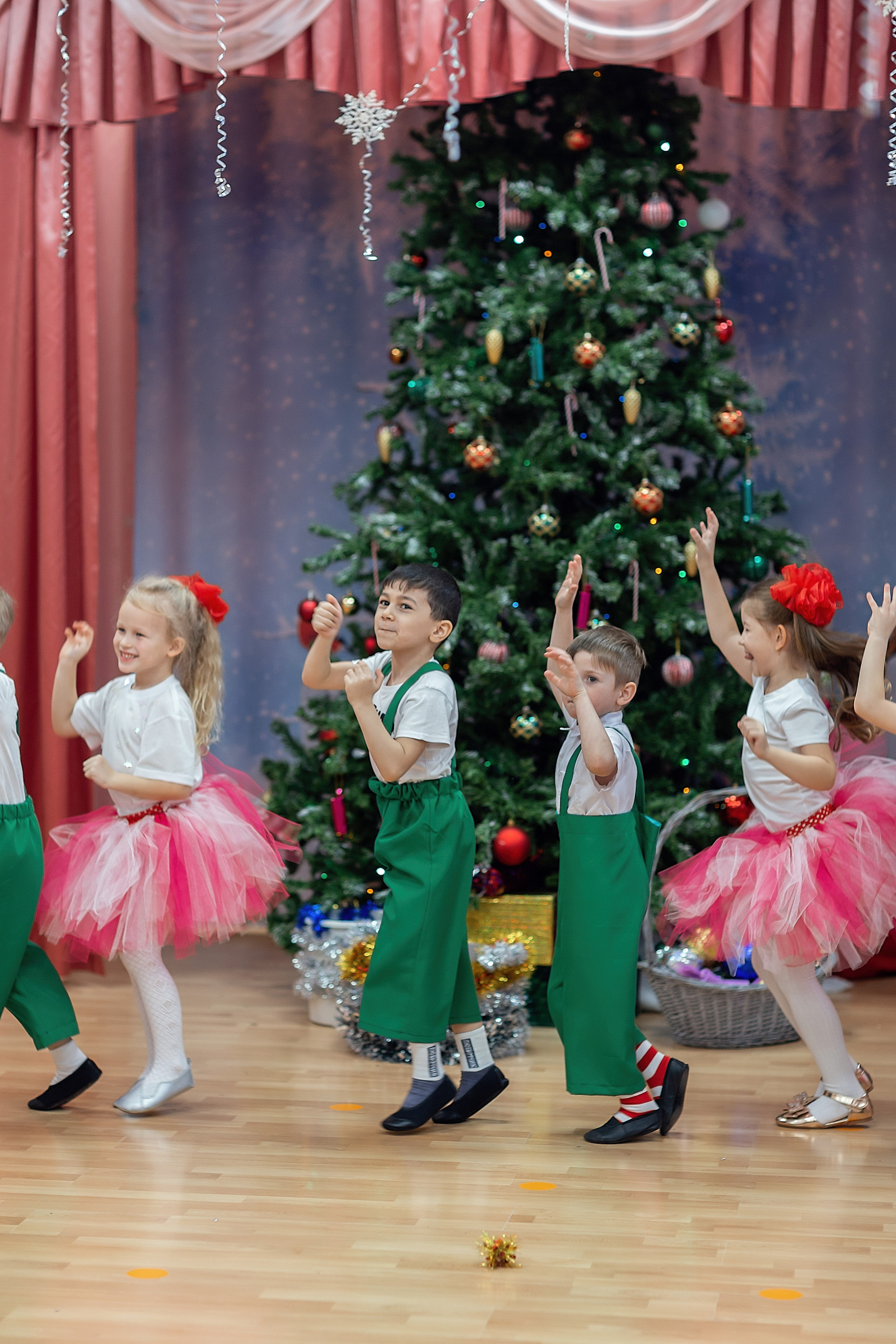 Утренник_"Карамельная фабрика» 2024. Семейный фотограф в Санкт-Петербурге