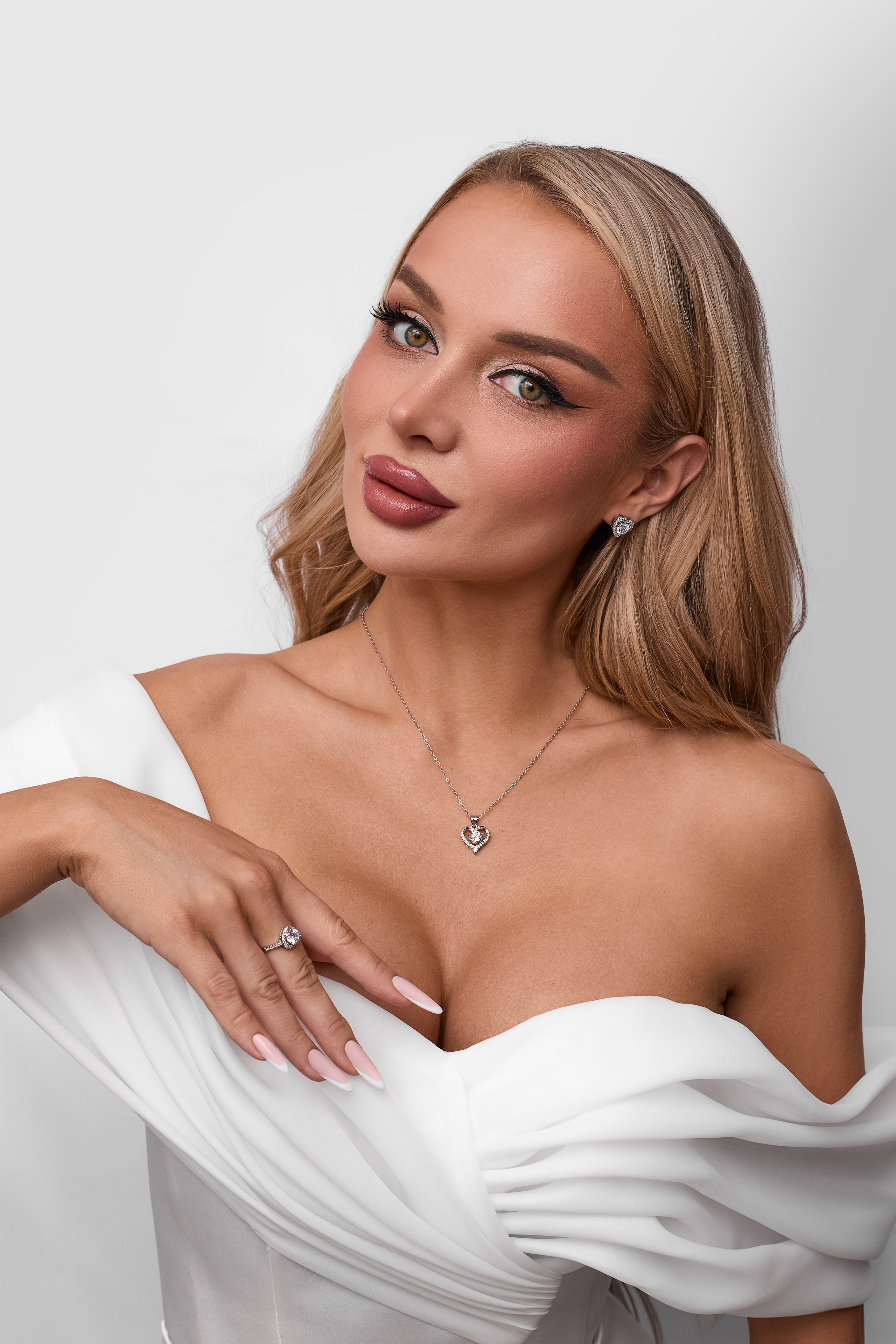 Украшения на модели. Коммерческий фотограф Дарья Горбачева