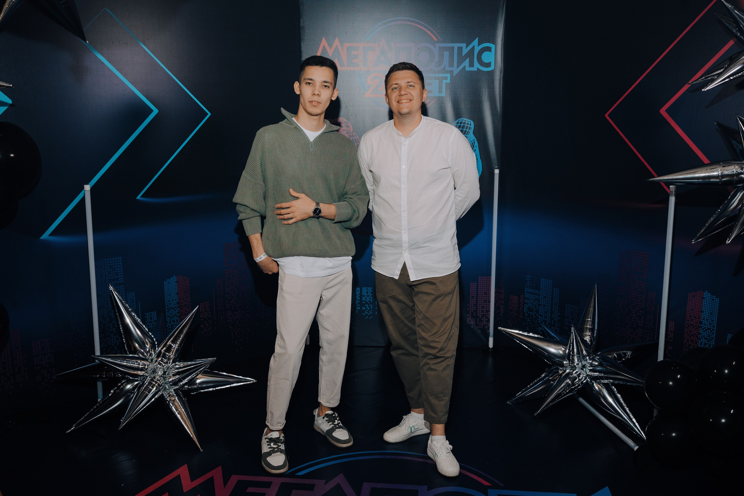 20 ЛЕТ МЕГАПОЛИС ЧЕЛЯБИНСК ХЕДЛАЙНЕР ЕЛКА. Репортажный фотограф Зуев Роман г. Челябинск