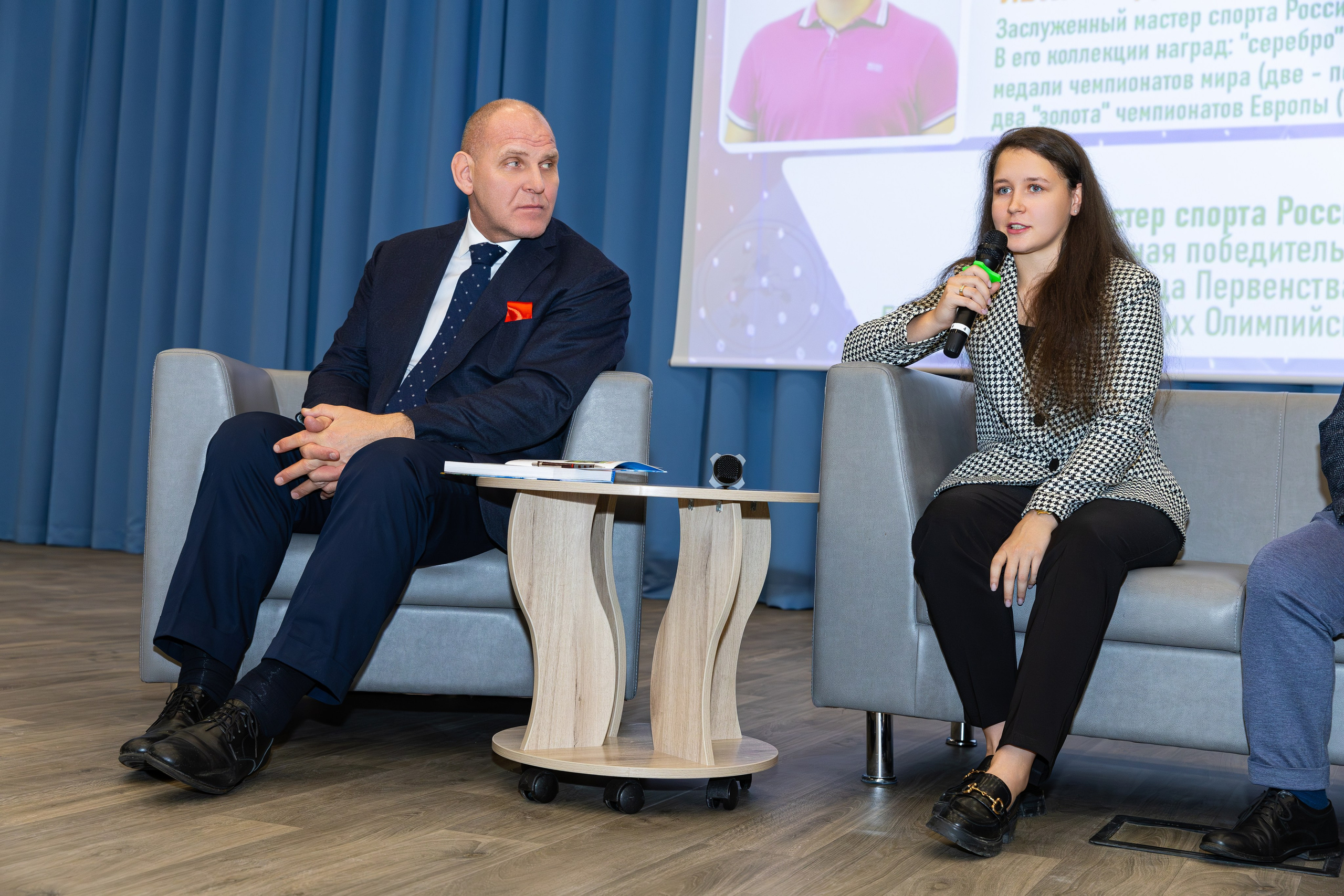 Открытия спортивного зала по вольной борьбе. В школе № 221. Фотограф Александр Поздняков  Новосибирск