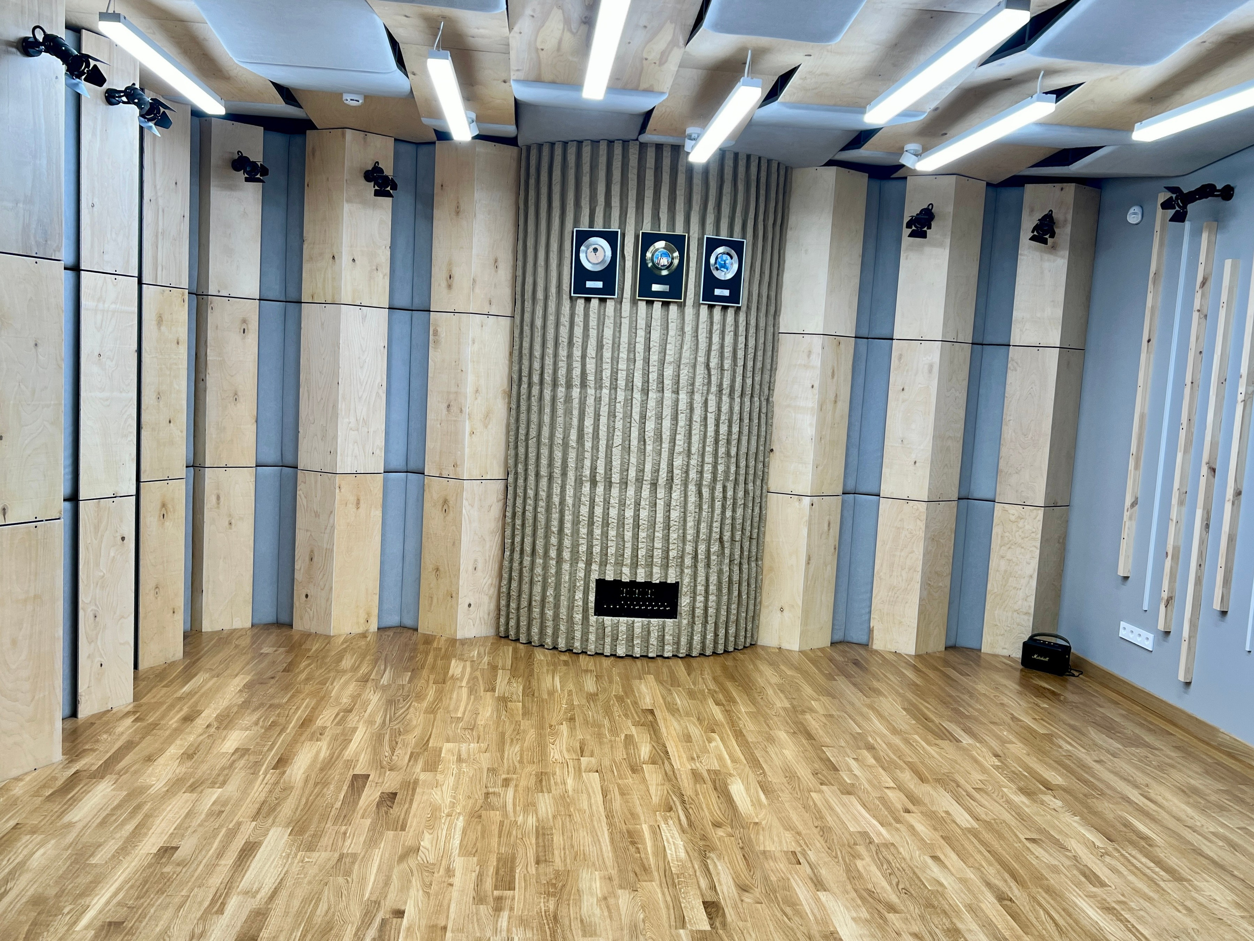 Лаунж-студия 150 м². 1st.Great.Pro. Реализация дизайн-проектов в премиум-сегменте жилой и коммерческой недвижимости