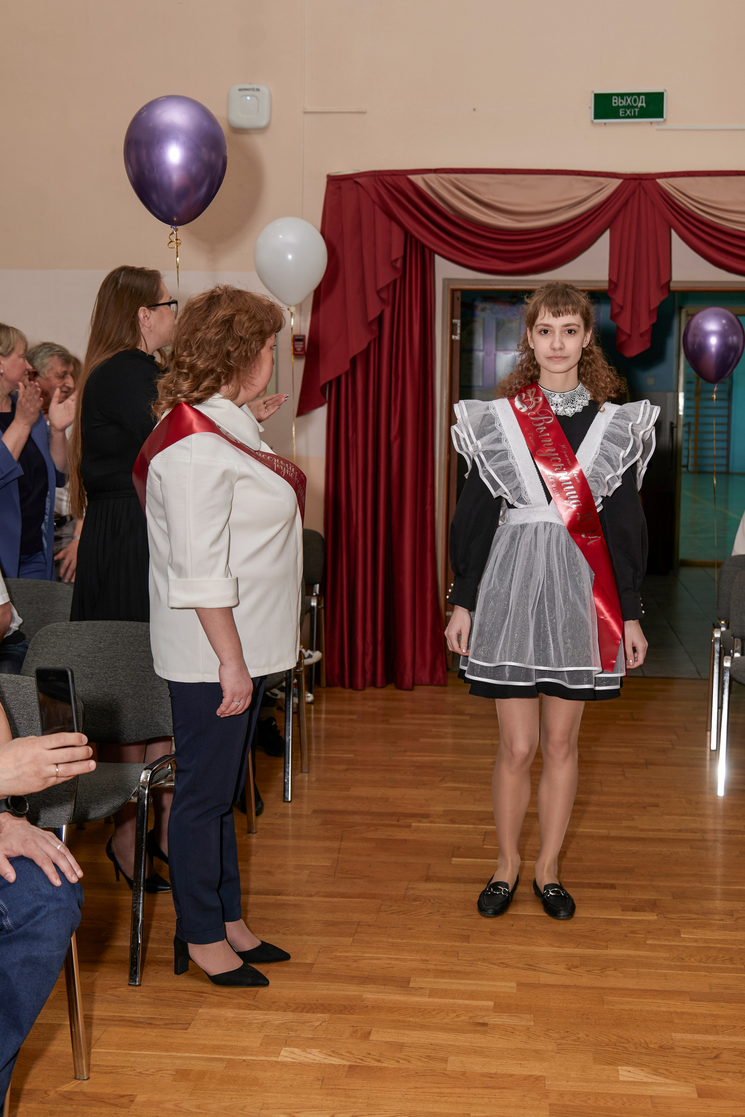 Последний звонок школа 1413. Детский и семейный фотограф г. Москва Оксана Катаджи