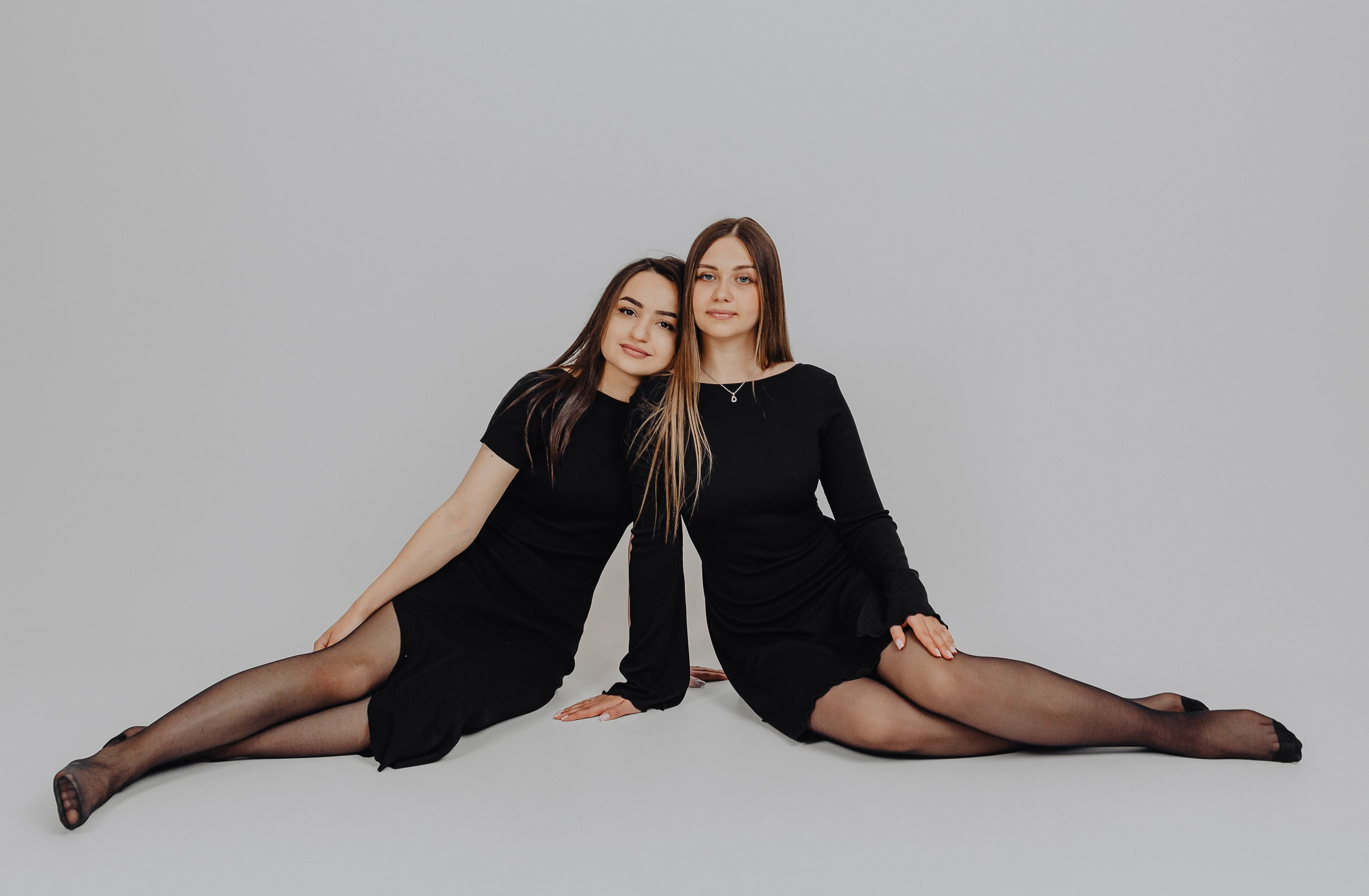 Даша и Айнура. ФОТОГРАФ ~ Виктория Ивченко ~ Старый Оскол