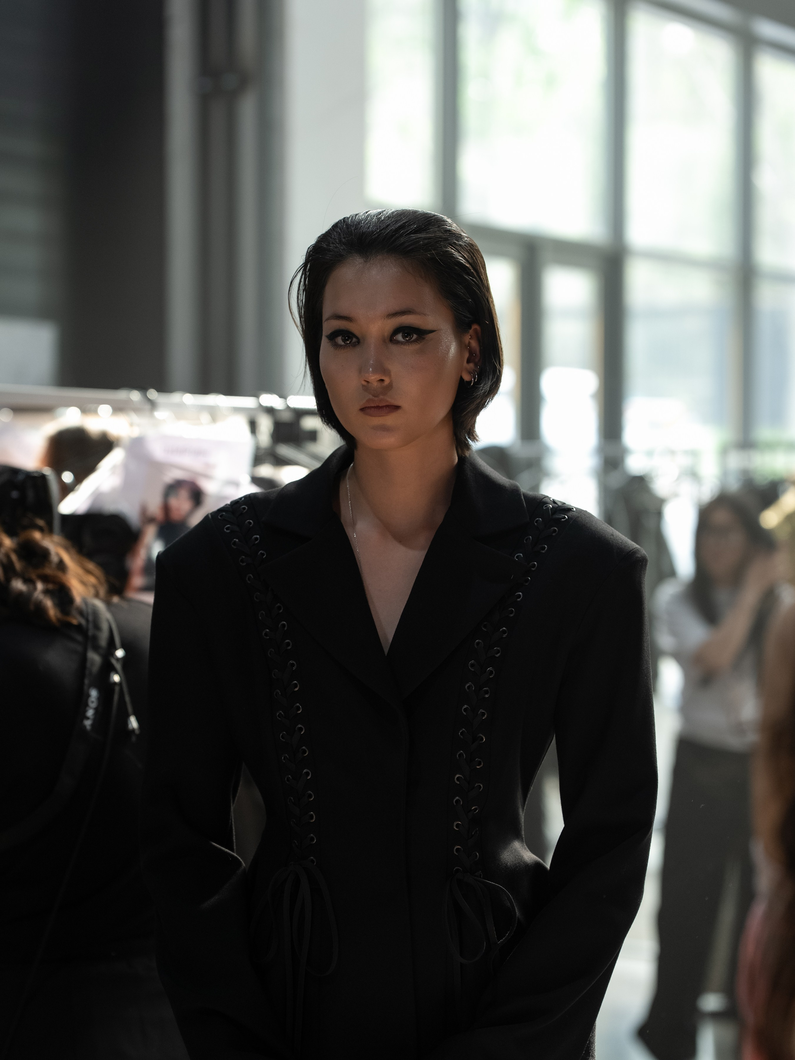Visa Fashion Week Pre-Fall 2026 April BackStage Day 1. Сайт Алматинского НЮ АРТ, будуар и фэшн фотографа Дениса Карпенко