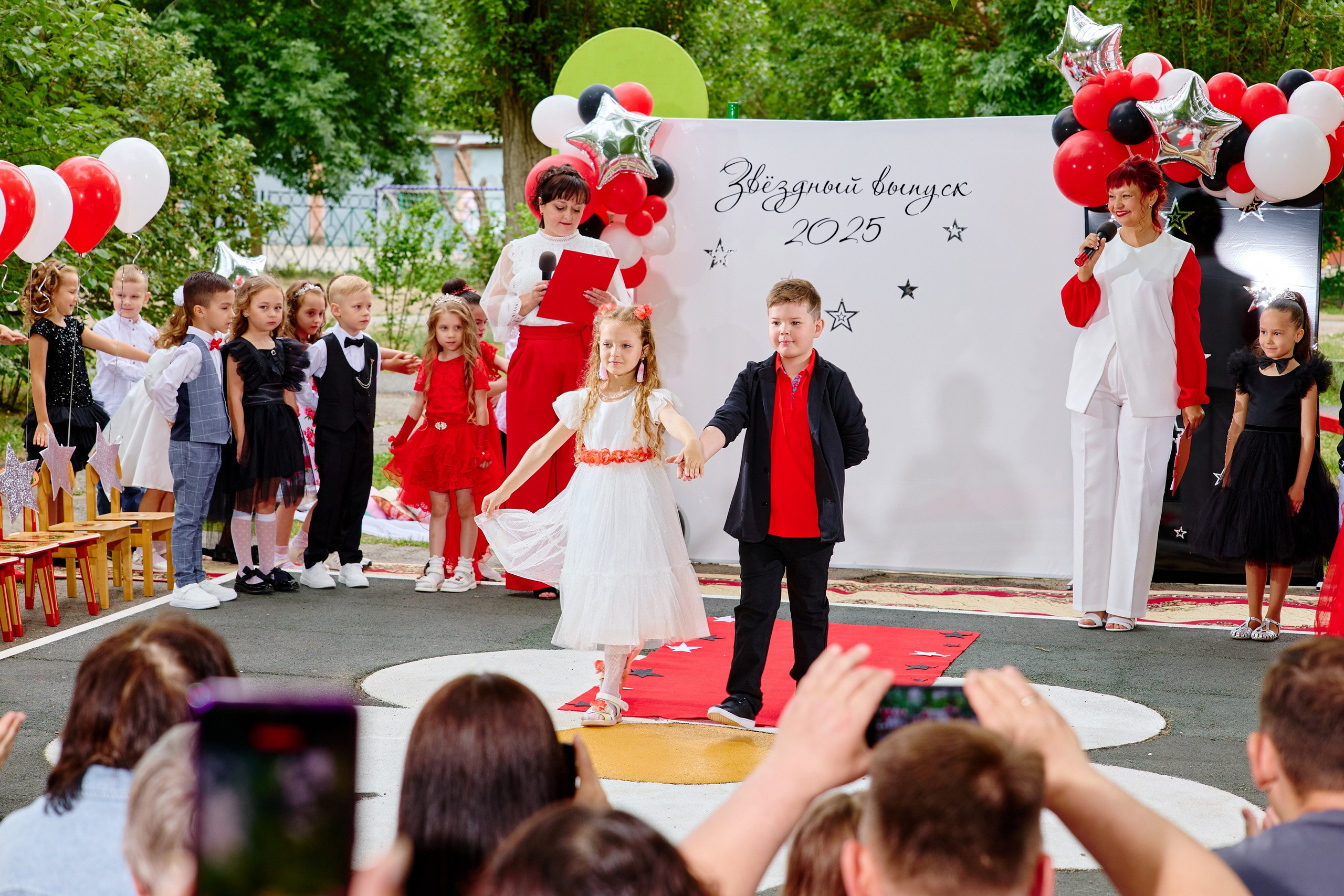 Выпускной 45 сад. Фотограф Выпускные альбомы Таганрог Сергей Коробченко