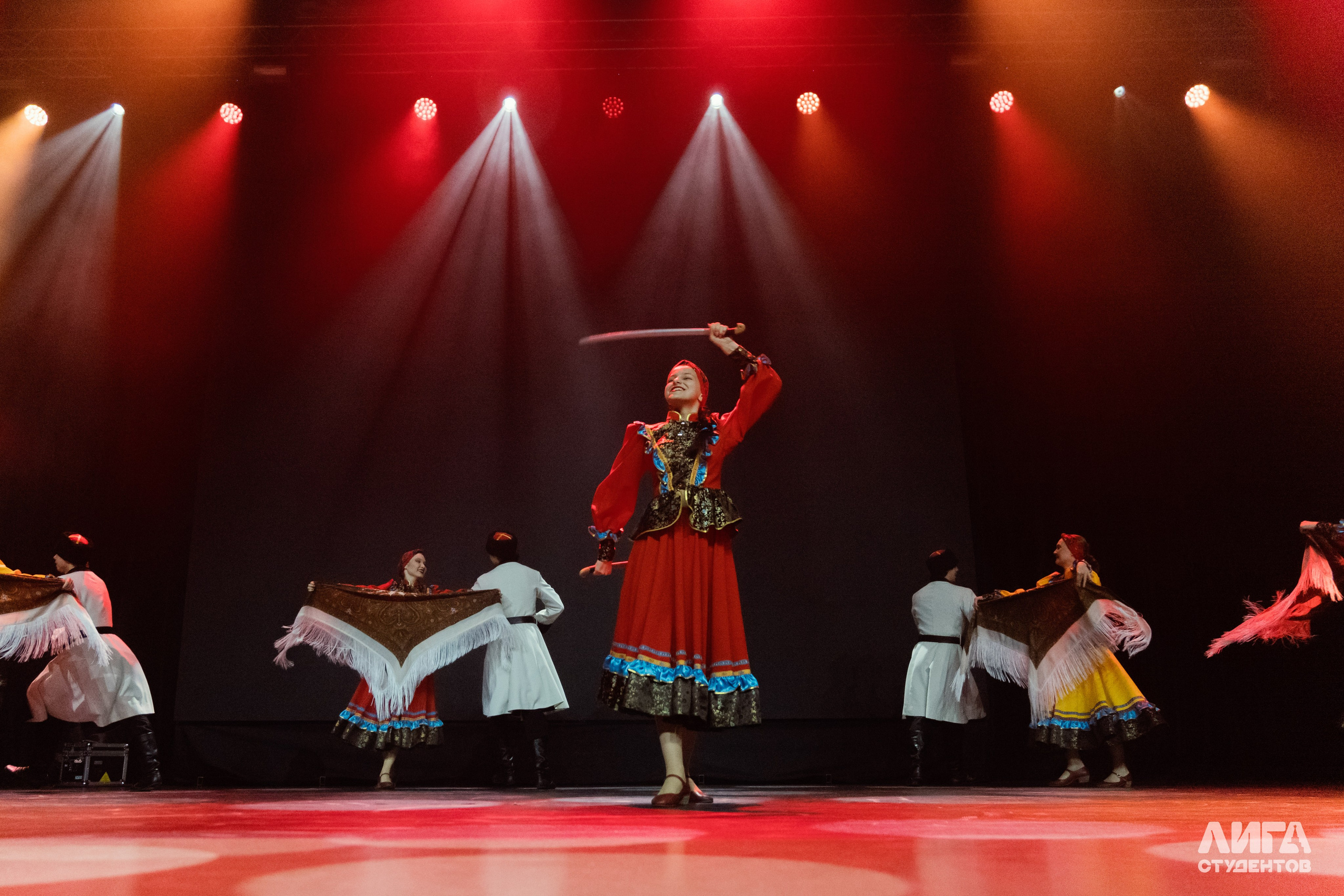 Российская Студенческая Весна 2025. Портретный фотограф в Казани Радомир Заздравных