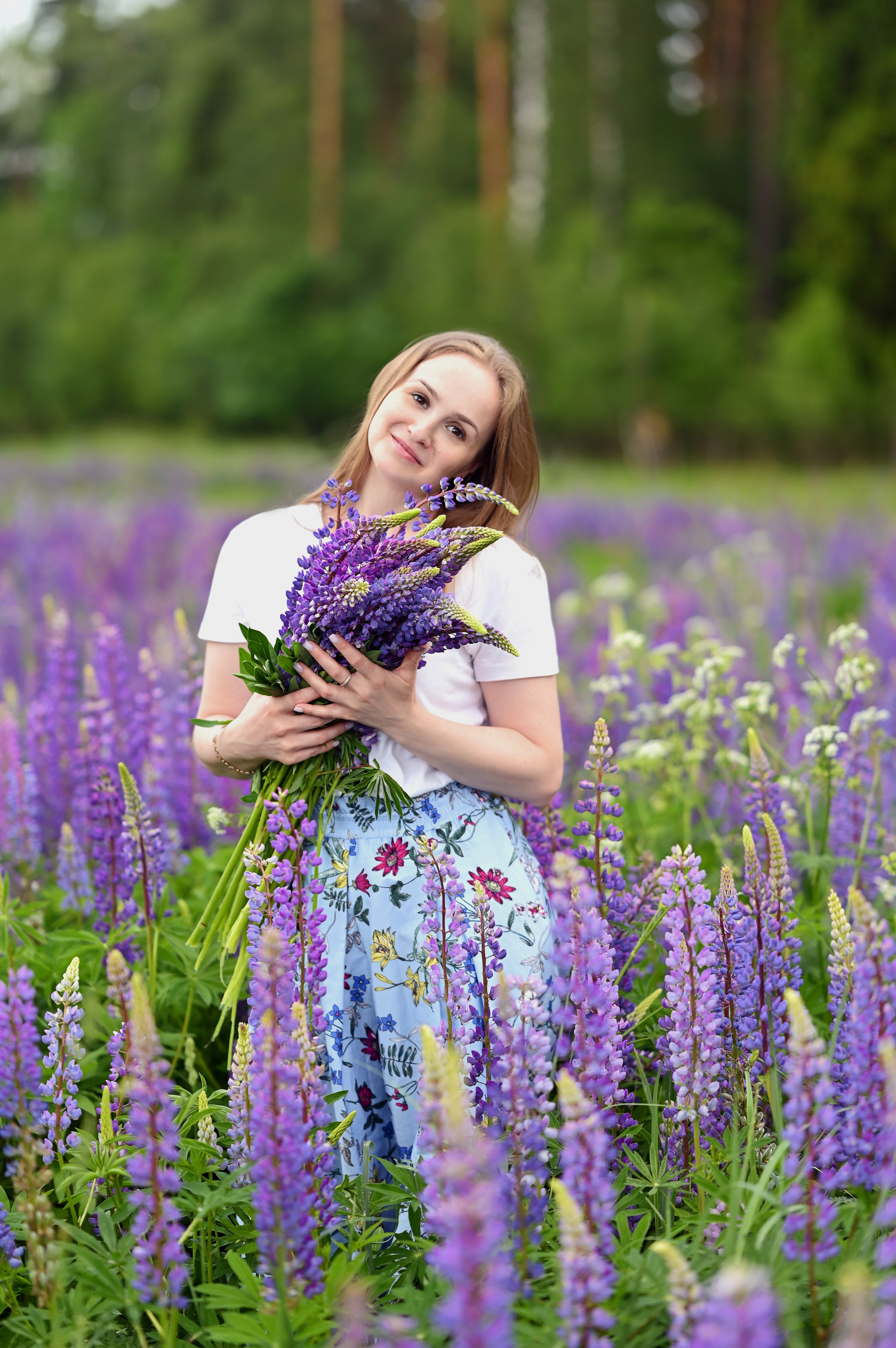 Анна и люпины. Фотограф Москва и Московская область Мария Кузьмина