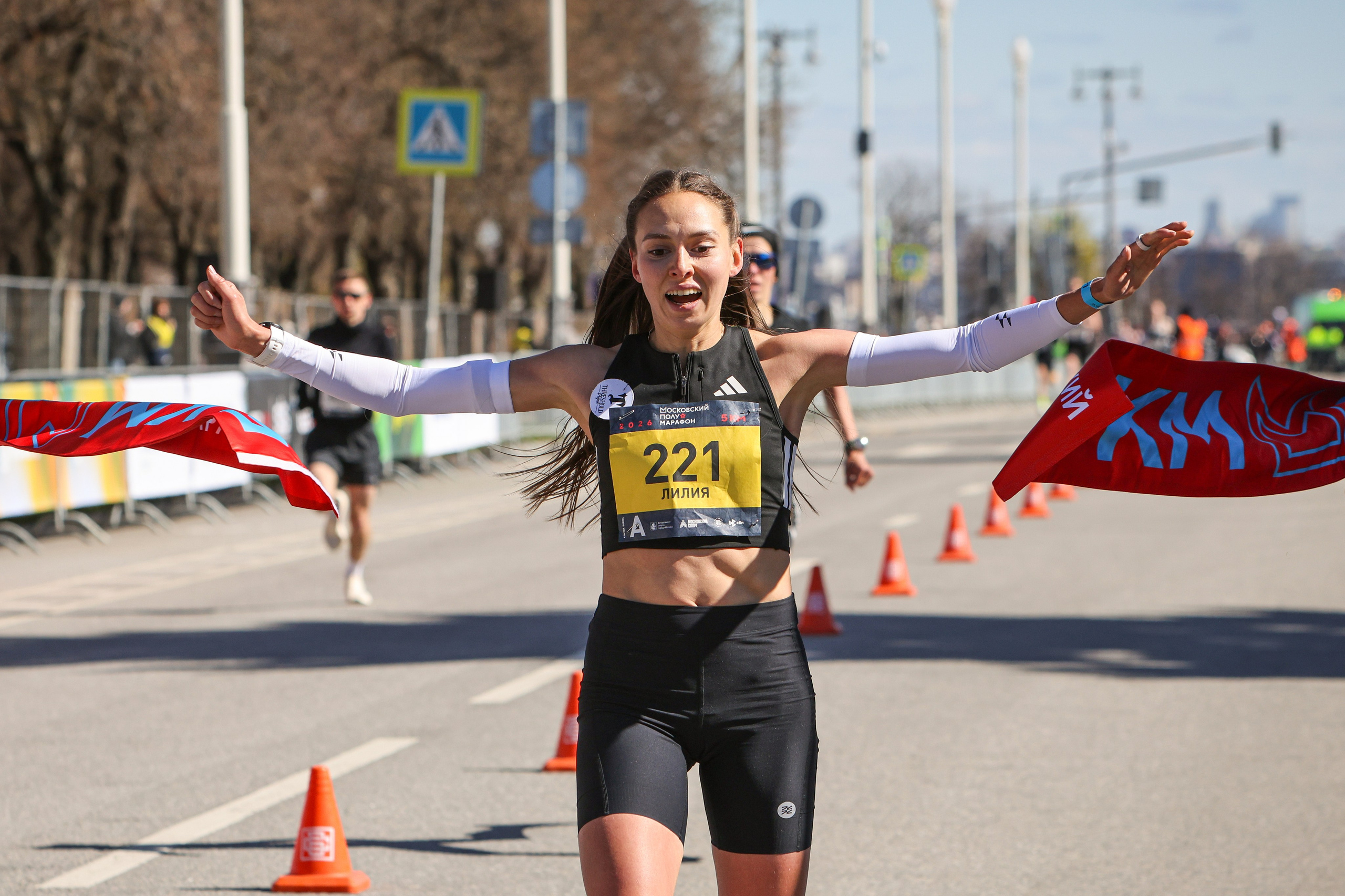Московский полумарафон 25 и 26.04.26. Фотограф Сергей Ловкий