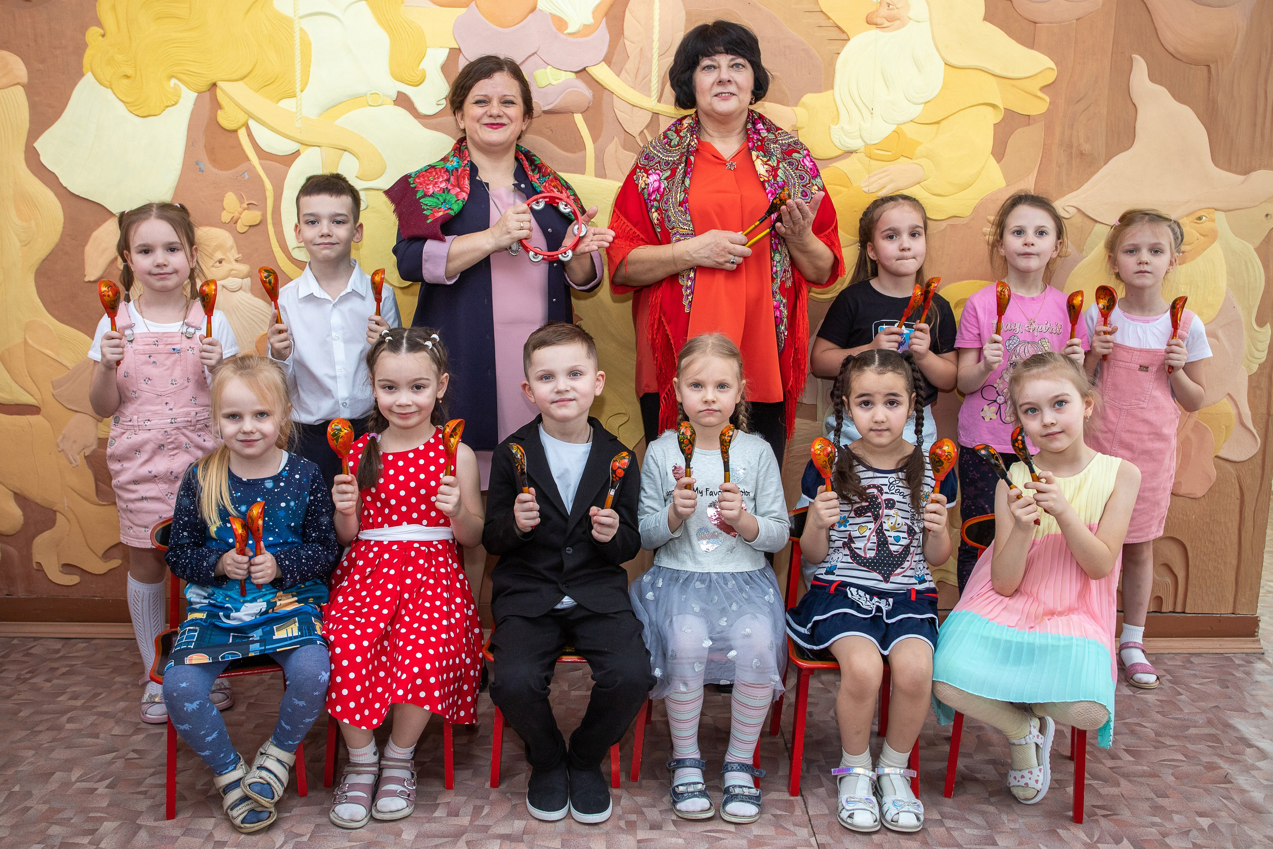 Сюжетные фотографии. Выпускные альбомы и фильмы