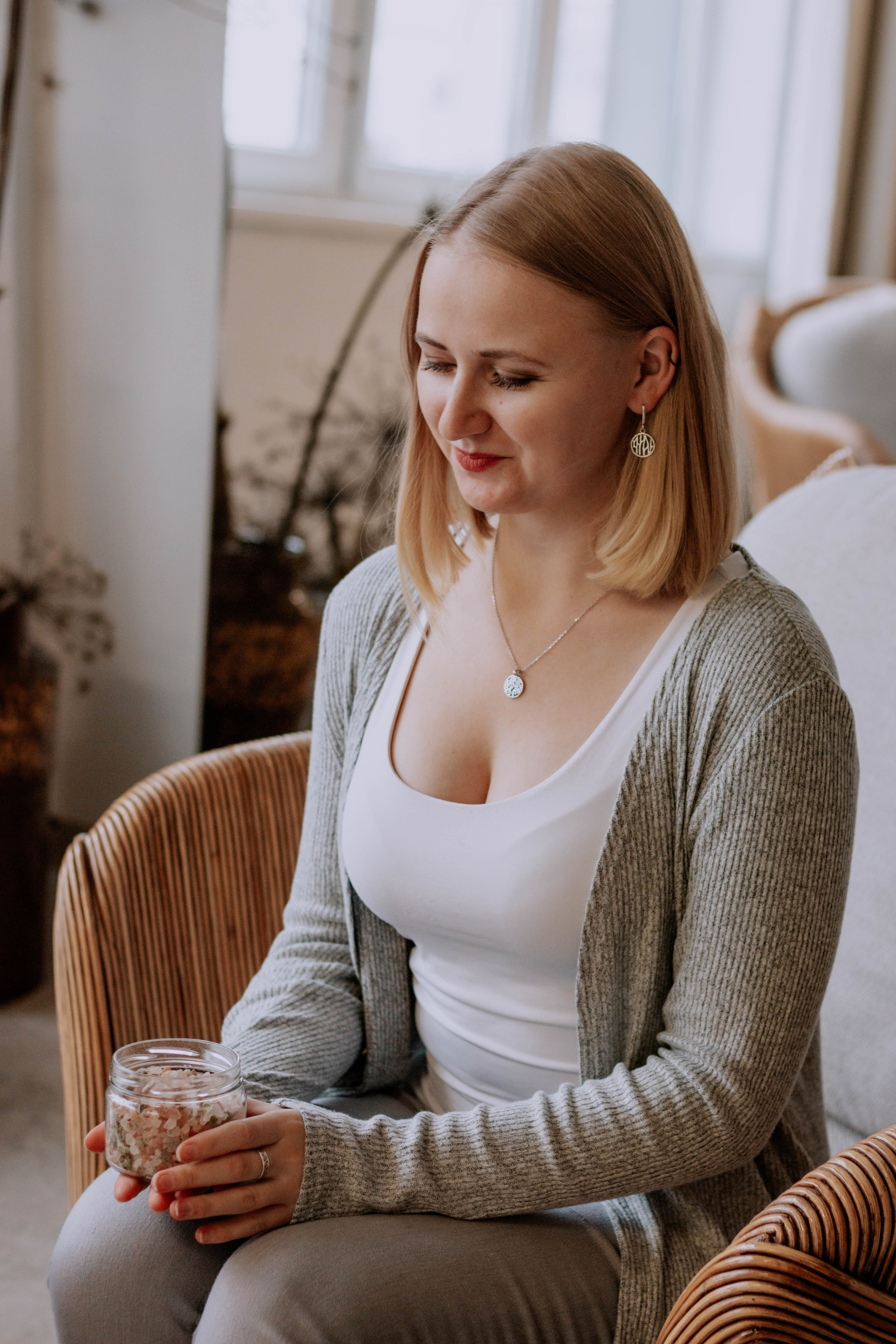 Алиса — Ароматерапевт. Бережно сохраняю ваши чувства и истории на своих фотографиях