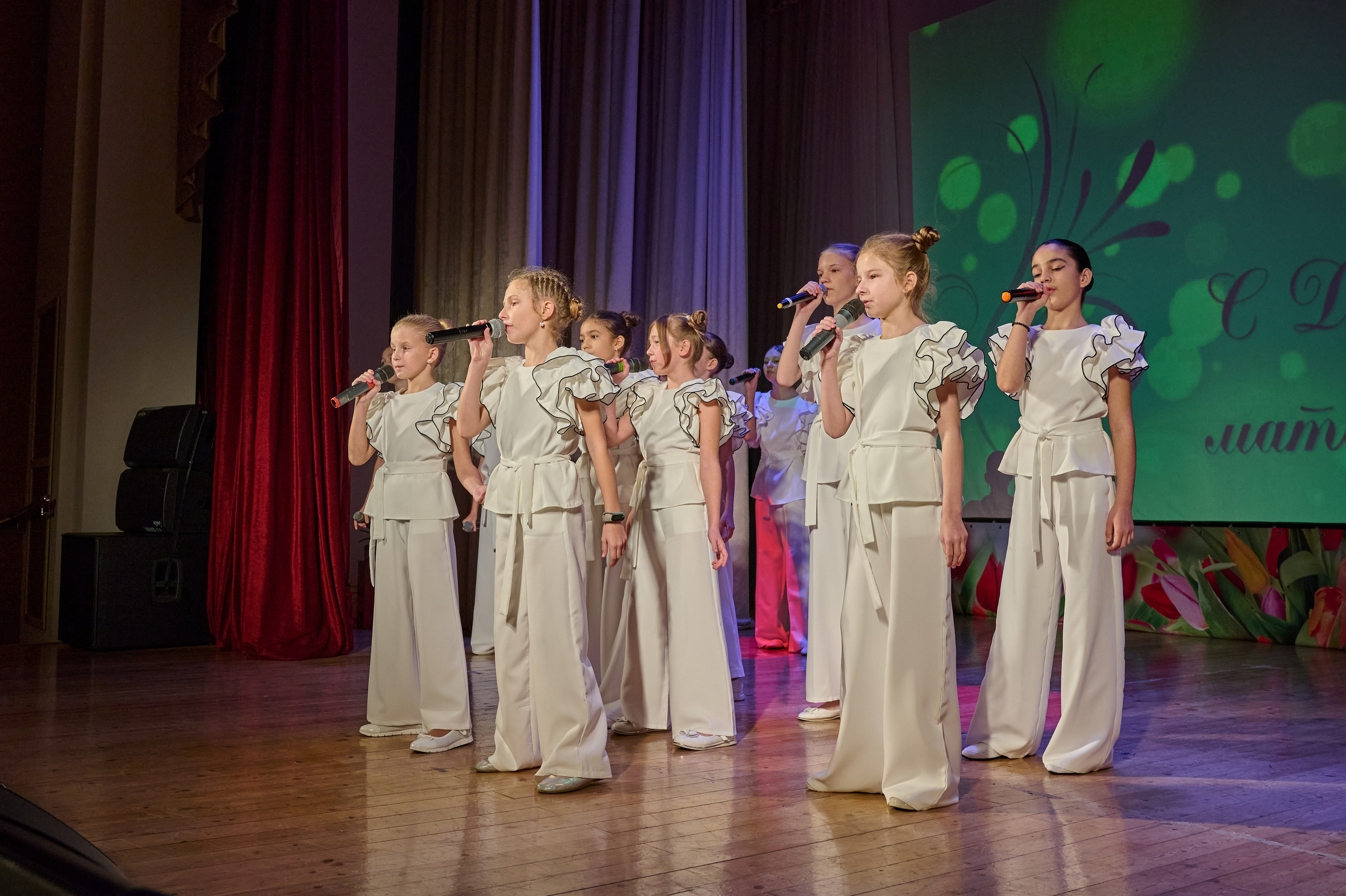 День матери. Кабардинка. Жизнь курорта Кабардинка в фотографиях