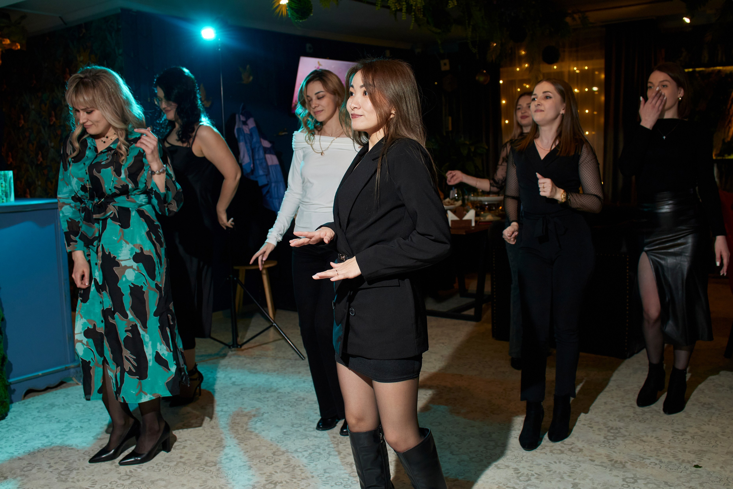 MAXIM & DAMIR | FOREST BAR | 8 МАРТА!. Главная