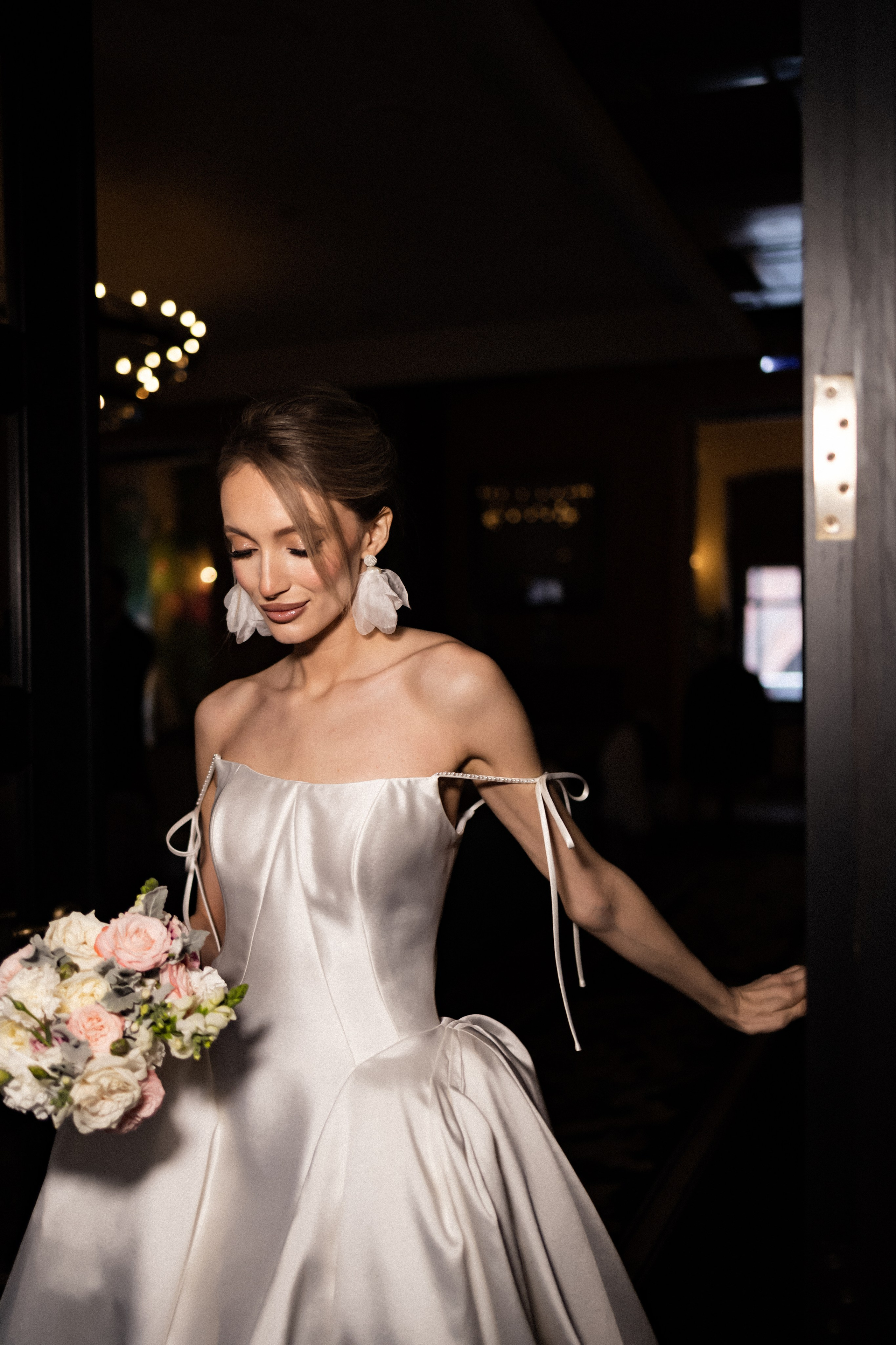 Свадебная в ресторане. Фотограф Арина Шмакова