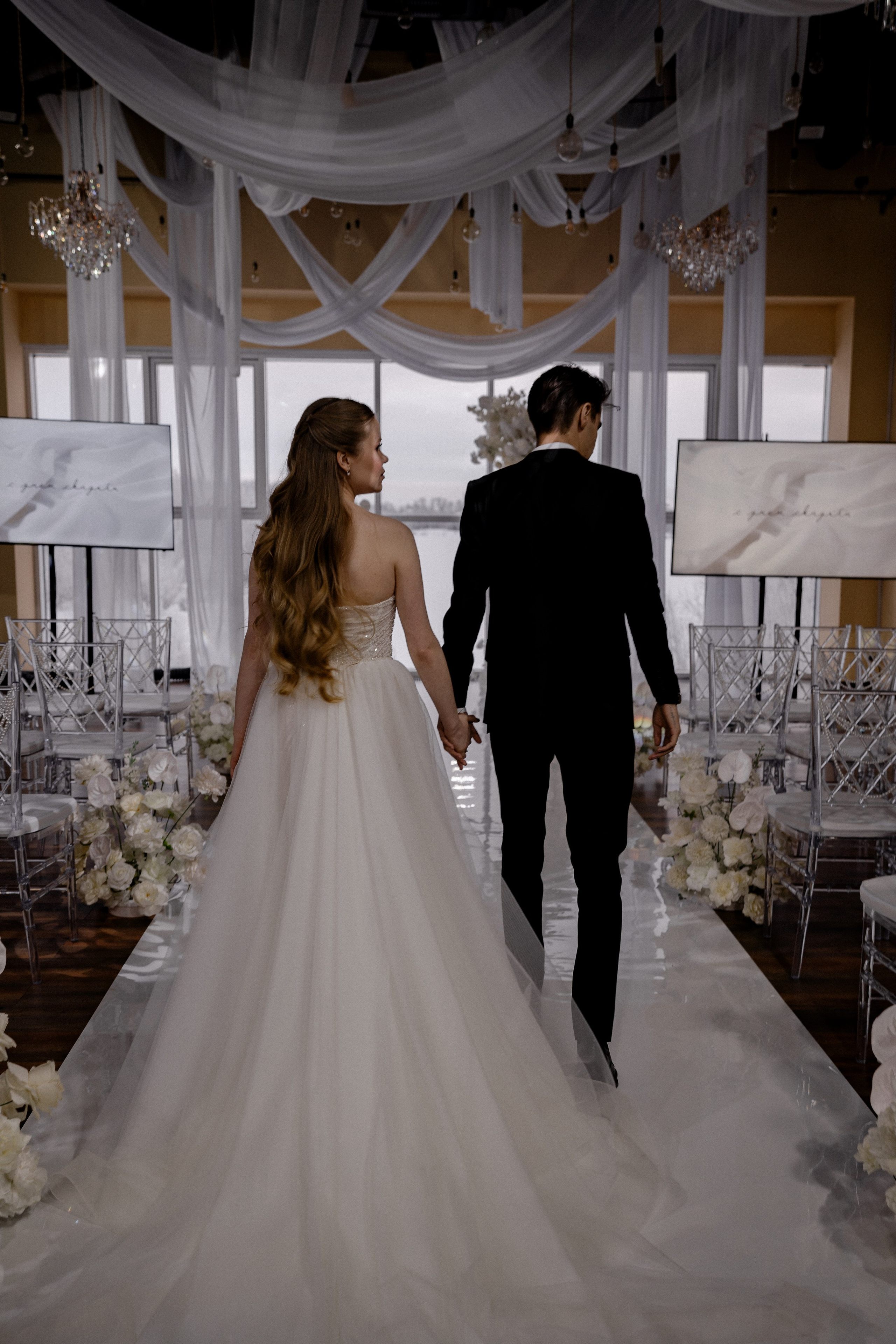 СВАДЕБНАЯ СЬЕМКА СБОРОВ В ОТЕЛЕ И ВЫЕЗД НА ЦЕРЕМОНИЮ (СНЯТО В СИБИРЕ В НИЖНЕВАРТОВСКЕ). Профессиональный фотограф, Санкт-Петербург — Виктория Богомолова