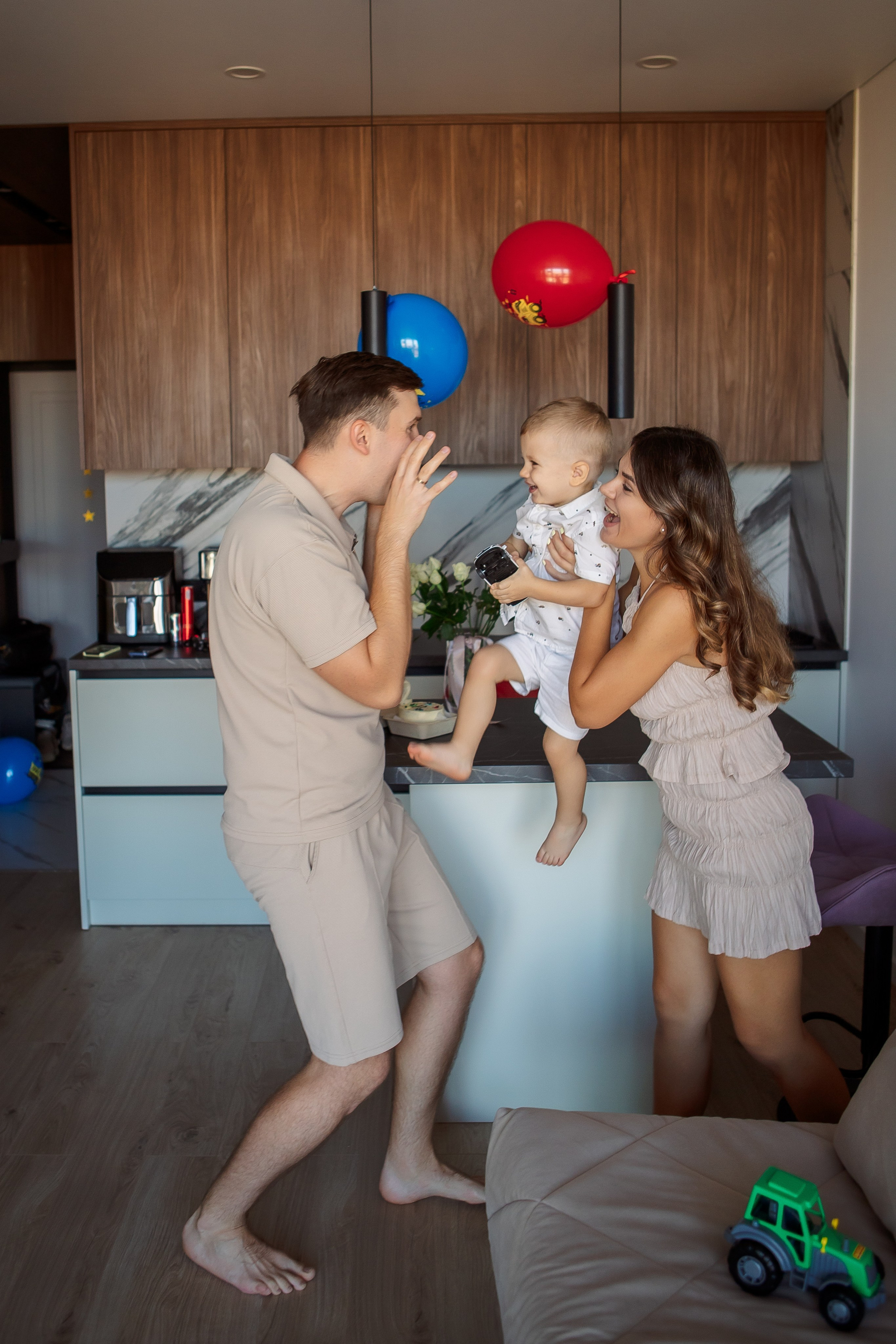 Мирону 2 годика, семейная фотосессия дома. Семейный детский фотограф. Фотосессия в Минске