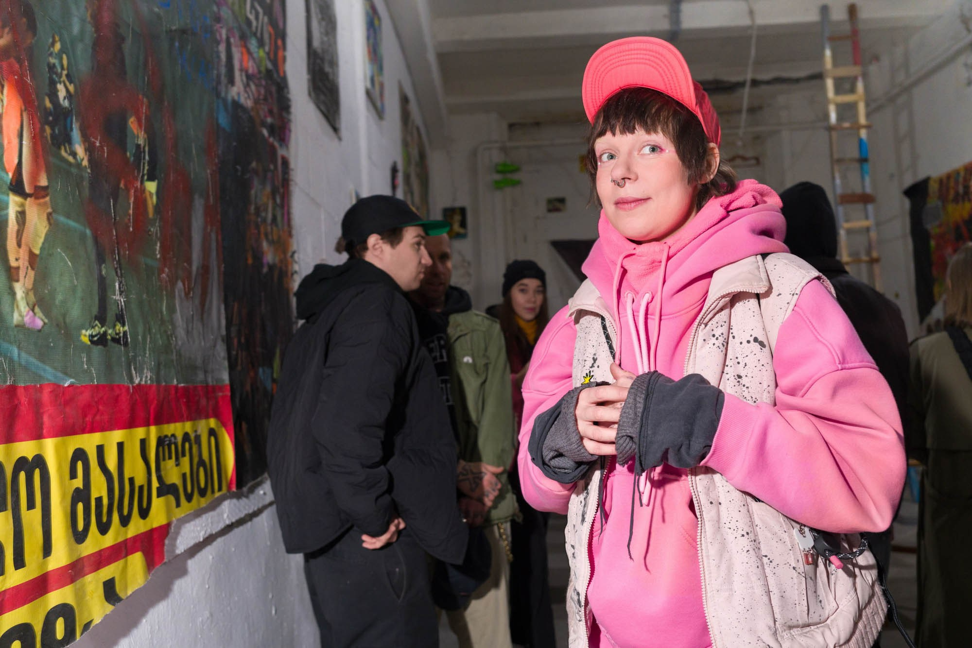 Вернисаж выставки «Параллельные сны» @ 10.203. Фотограф Саша Оверчук