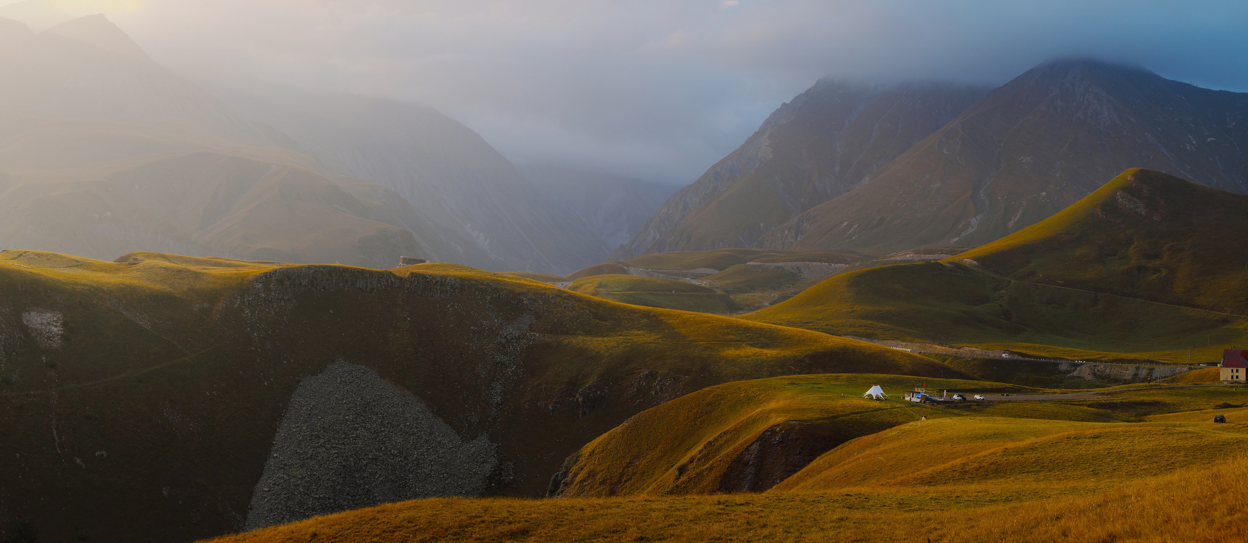 Фотографии для интерьера. Oleg Samoilov is a documentary photographer for brands that value an honest story