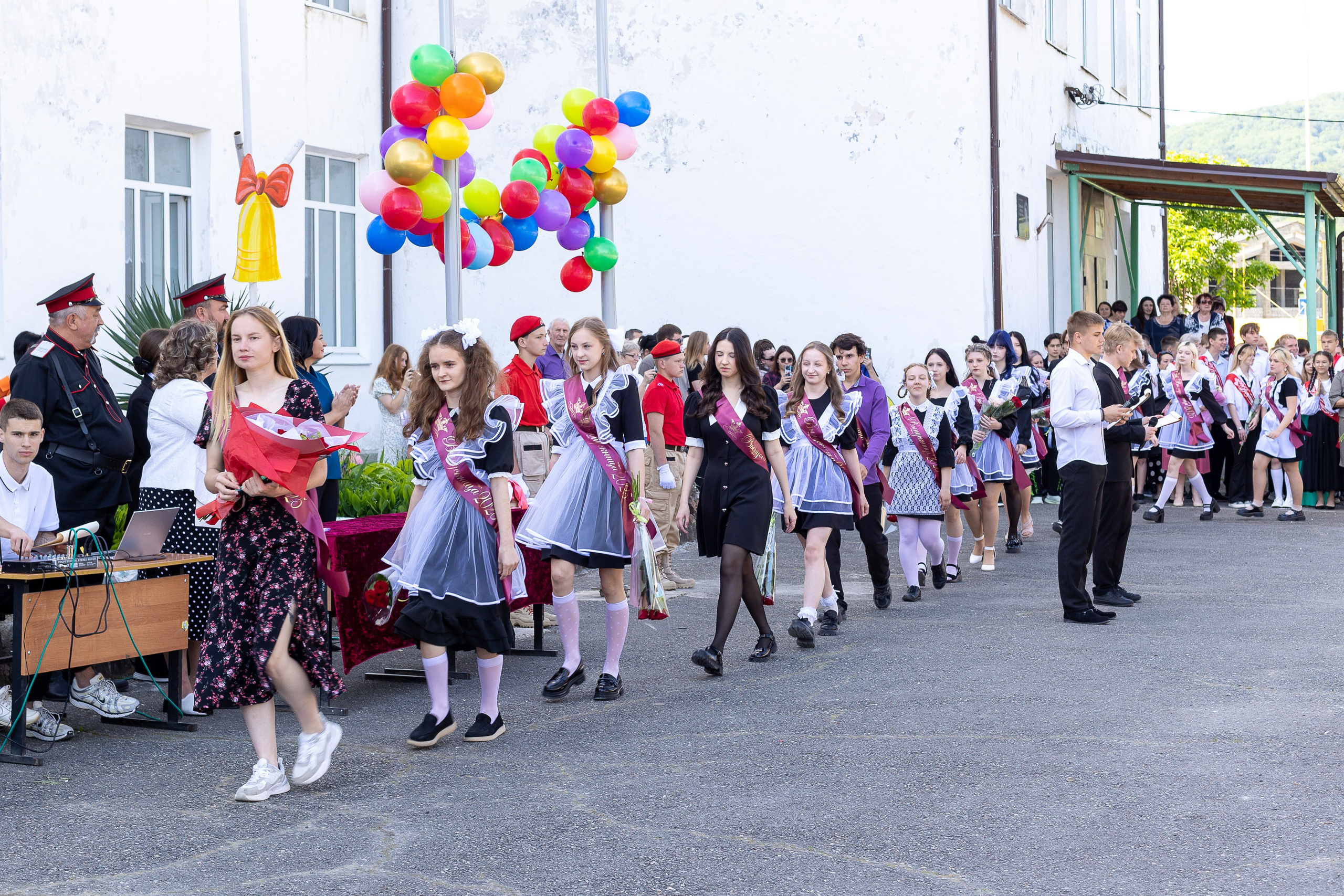 Последний звонок. Выпускные альбомы Майкоп, Краснодар Елена Золотарева