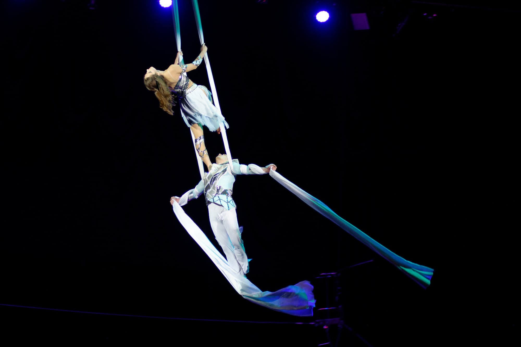  #цирк;#circus;#цирковоеискусство;#acrobatics (акробатика);#aerialist (воздушная гимнастика);#aerialsilks (воздушные полотна);#aerialhoop (воздушное кольцо);#contortion (конторсия, гибкость);#жонглёр;#клоун;#трапеция;#circuslife (жизнь цирка);#цирковойномер;#cirquedusoleil ;#цирковаятруппа.#цирк_фотограф;#фото_цирк;#circus_photography;#цирковыекадры;#закулисыцирка;#backstagecircus.