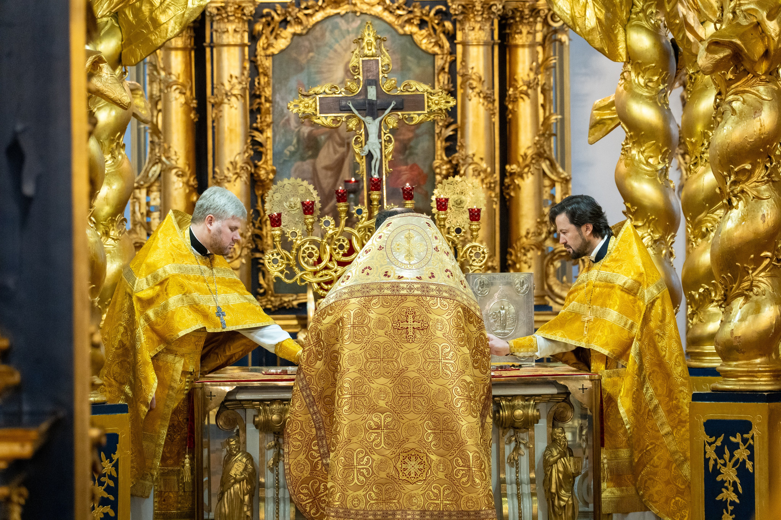 Неделя 30-я по Пятидесятнице, пред Рождеством Христовым, святых отец. Предпразднство Рождества Христова. Вмц. Анастасии Узорешительницы. НИКОЛО-БОГОЯВЛЕНСКИЙ МОРСКОЙ СОБОР