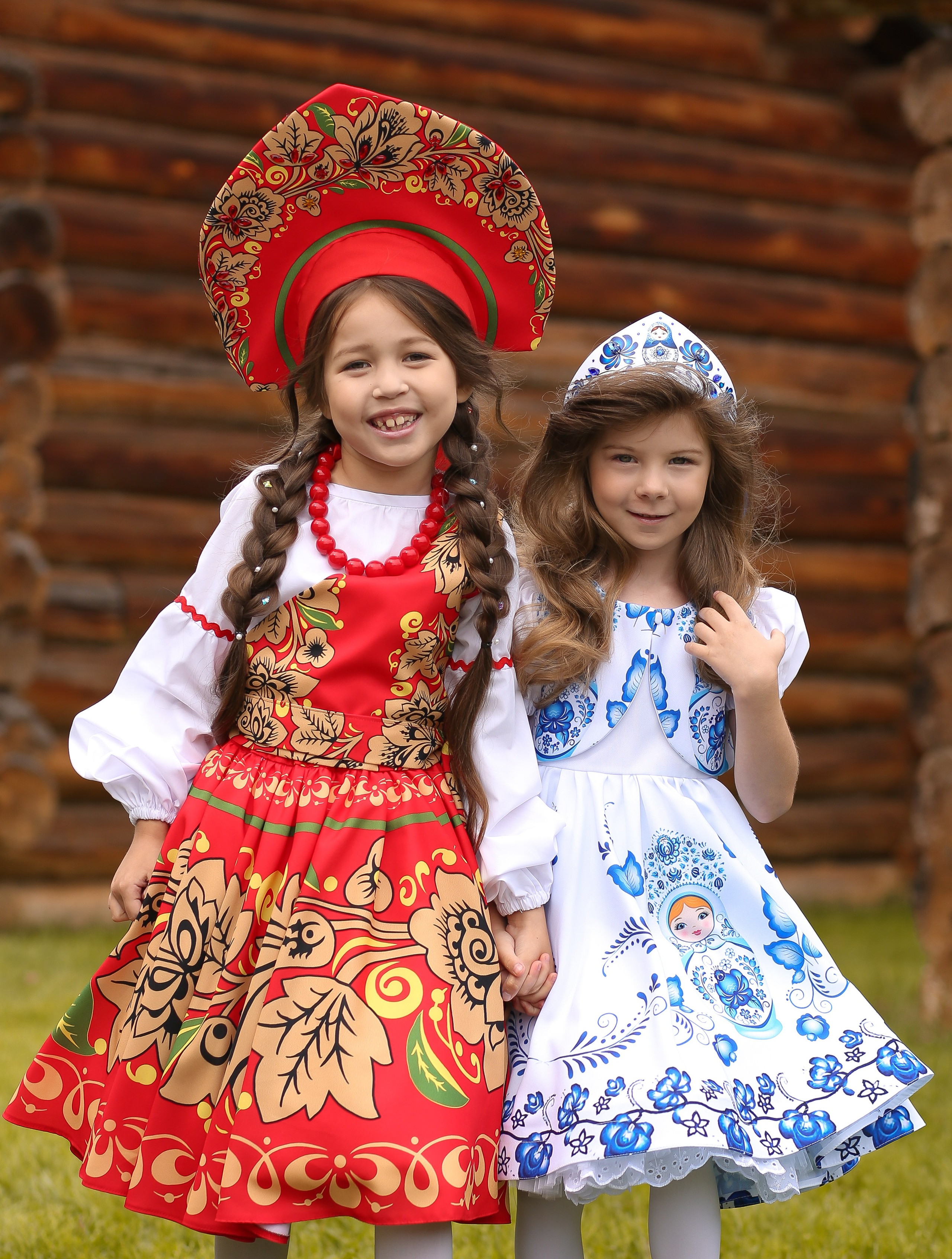 аренда наряда "хохлома". В состав костюма входит юбка, жилет, рубашка, подъюбник. Кокошник оплачивается отдельно! Стоимость проката сутки 3000р. с кокошником 3500р. рост модели на фото 128 см.