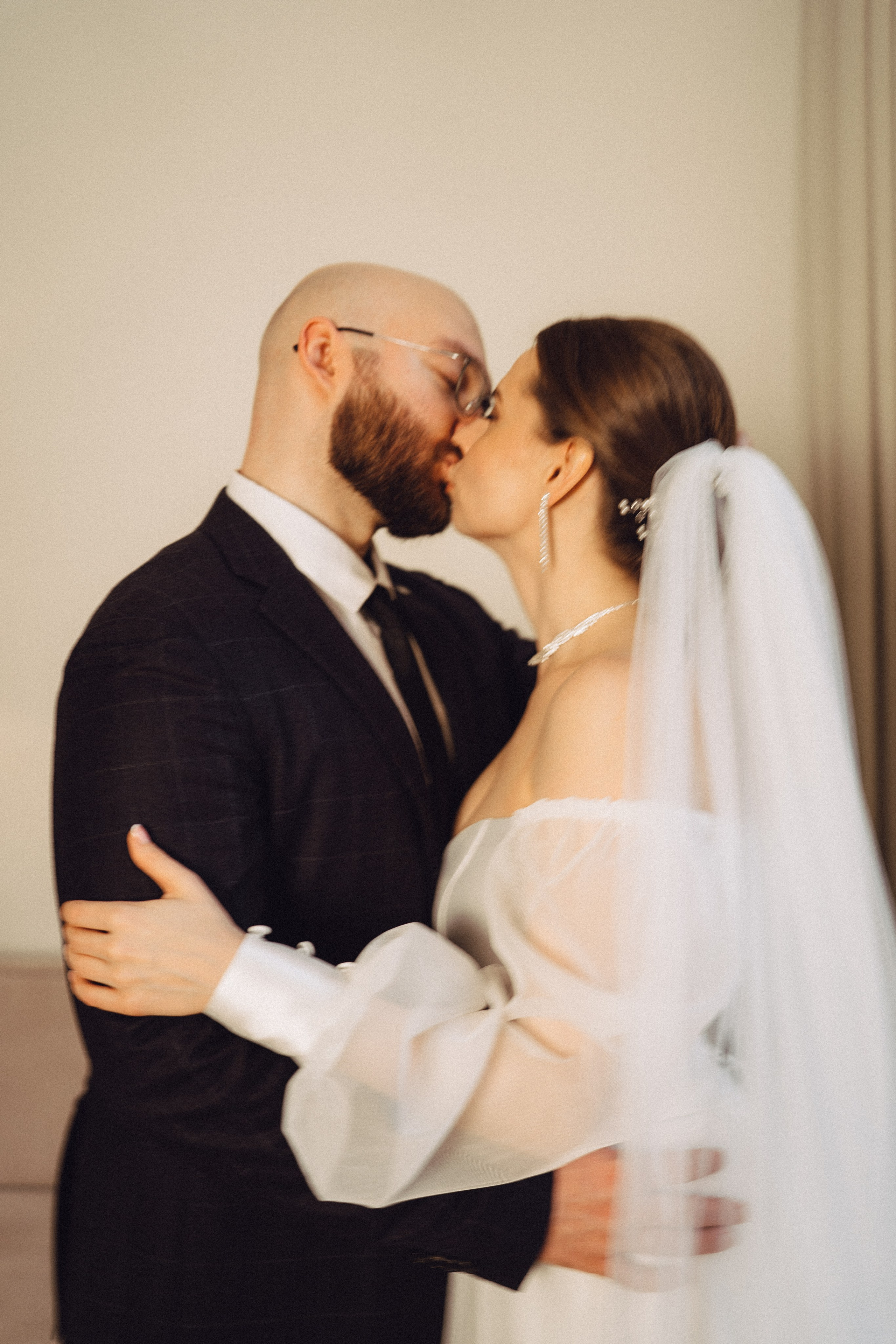 СВАДЕБНАЯ СЬЕМКА ВО ВТОРОМ ДВОРЦЕ (ДЕКАБРЬ) ТАКЖЕ СЬЕМКА В СТУДИИ НА ЧЕРНЫШЕВСКОЙ. Профессиональный фотограф, Санкт-Петербург — Виктория Богомолова