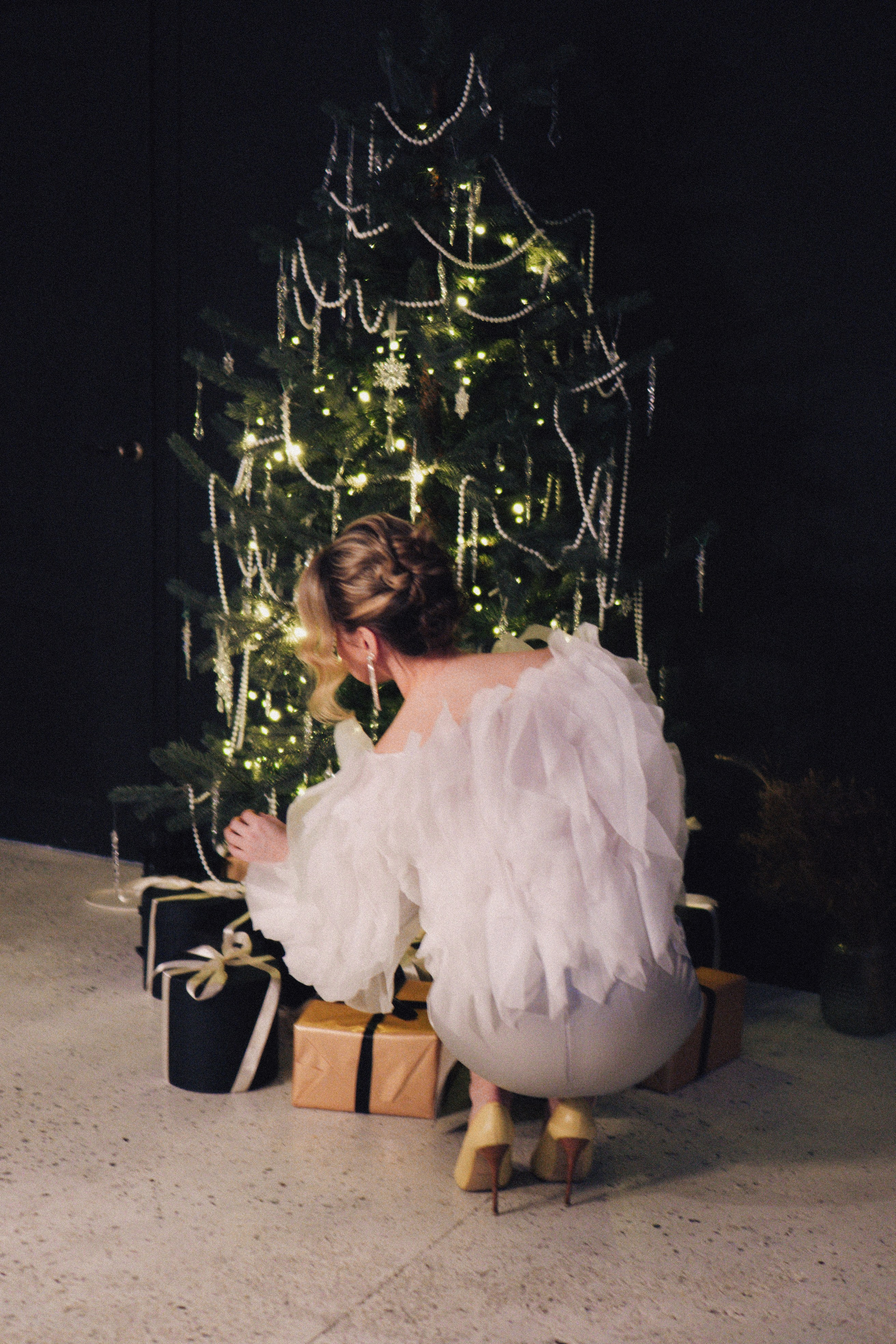 НОВОГОДНЯЯ ФОТОСЕСИИЯ В СТУДИИ ДЛЯ ДЕВУШКИ И ПРОГУЛКА ПО ЧЕРНЫШЕВСКОЙ. Профессиональный фотограф, Санкт-Петербург — Виктория Богомолова