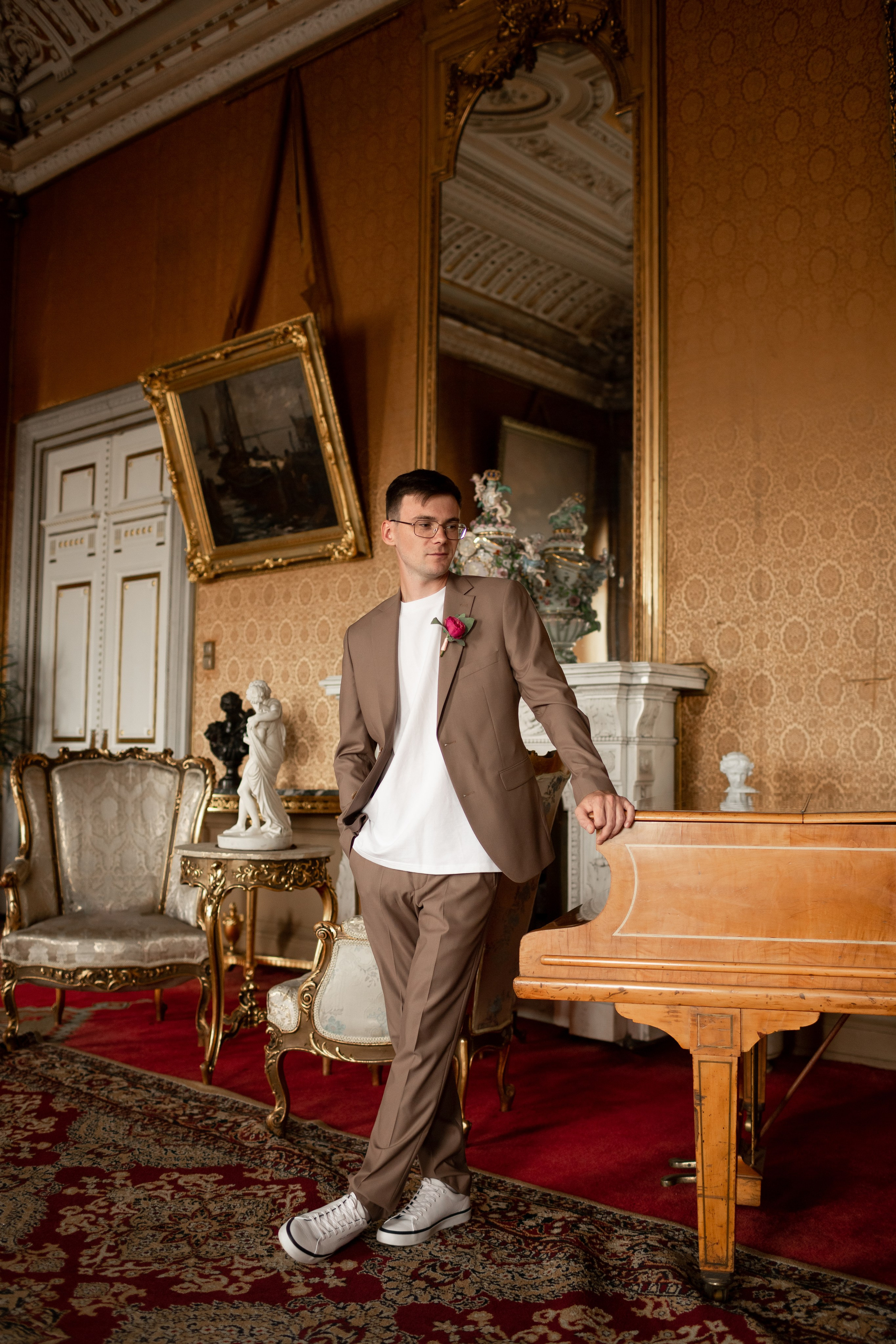 Свадебная фотосессия во дворцах Петербурга. Свадебный фотограф Кирилл Белый