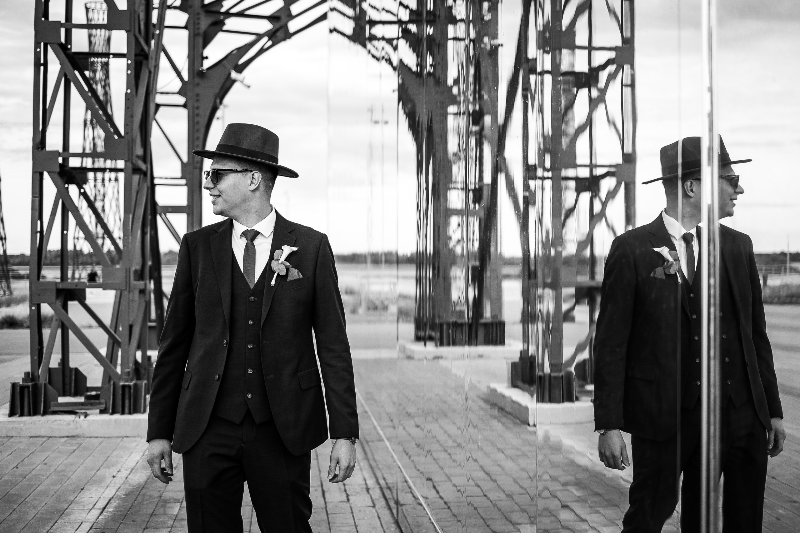 Красивая прогулка жениха с невестой в Нижнем Новгороде