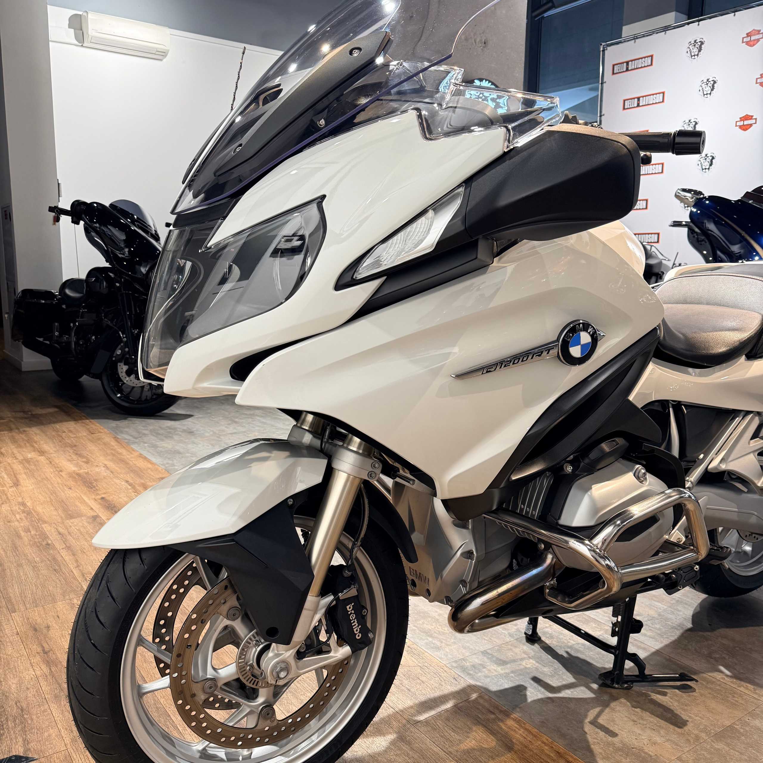 2015 BMW R1200RT Alpine White (VIN *WB10*5073). Hello Davidson, Москва. Только хорошие мотоциклы…