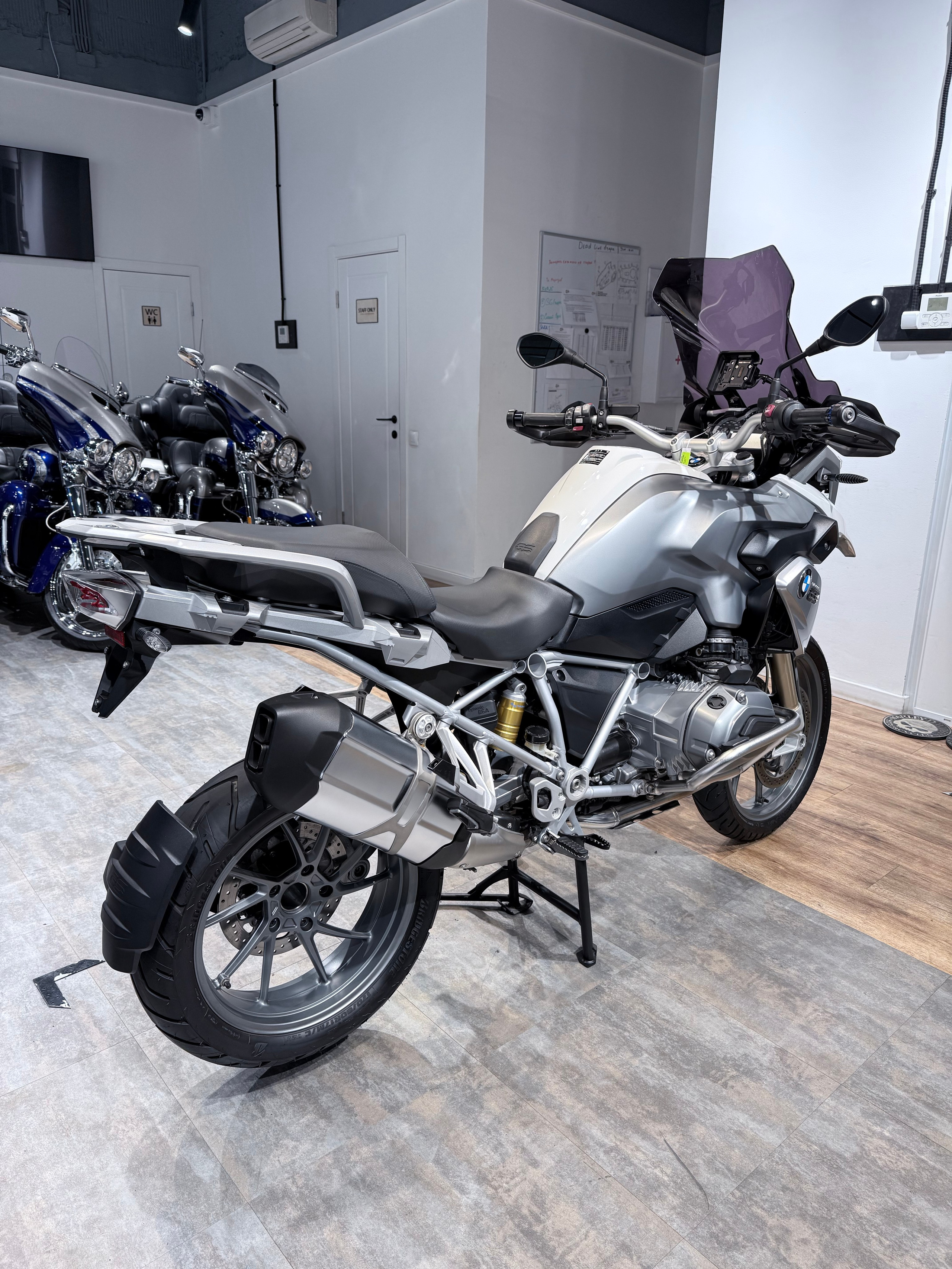 BMW R1200GS Alpine White. Hello Davidson, Москва. Только хорошие мотоциклы…