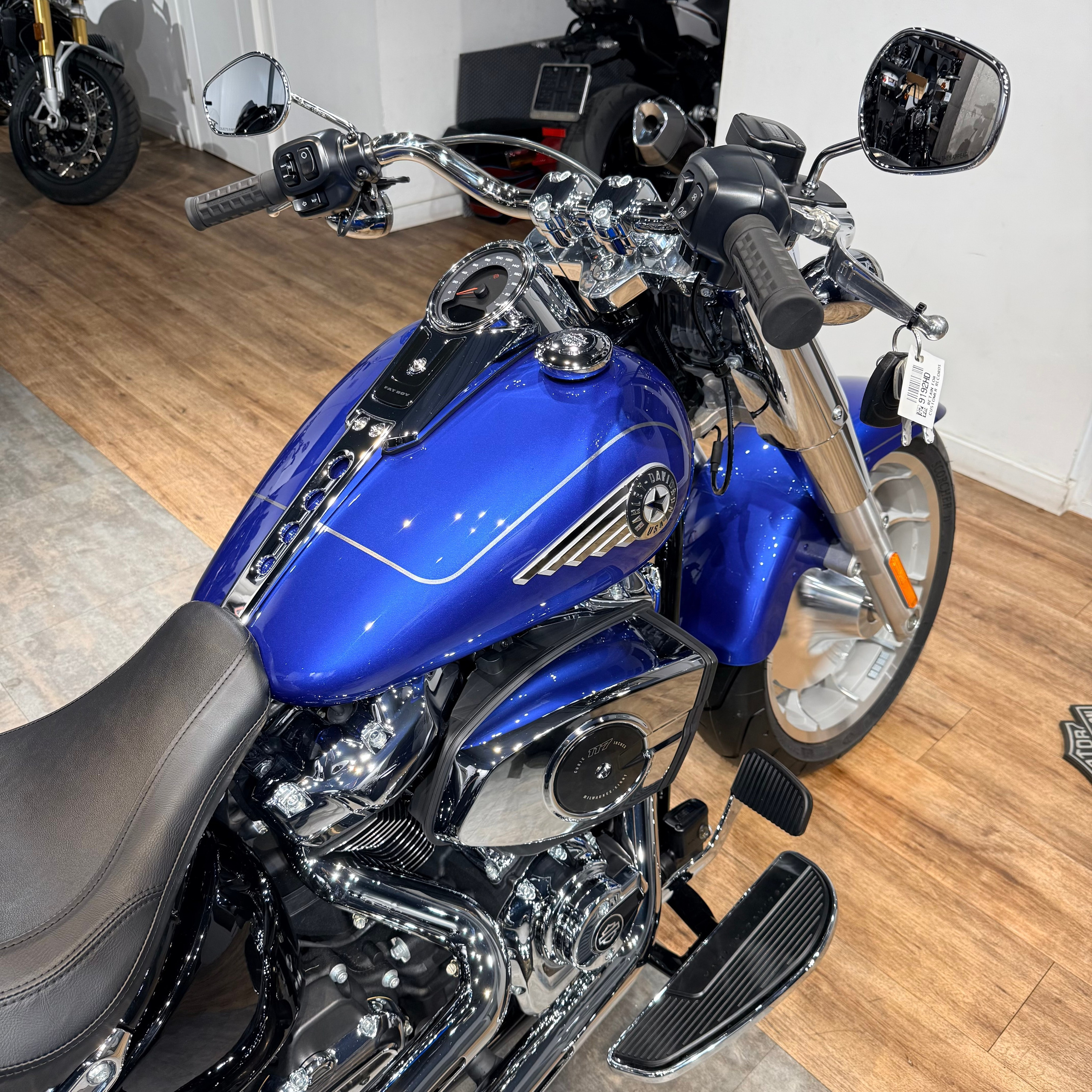 NEW 2026 Fat Boy 117 Вluе Вurst. Hello Davidson, Москва. Только хорошие мотоциклы…