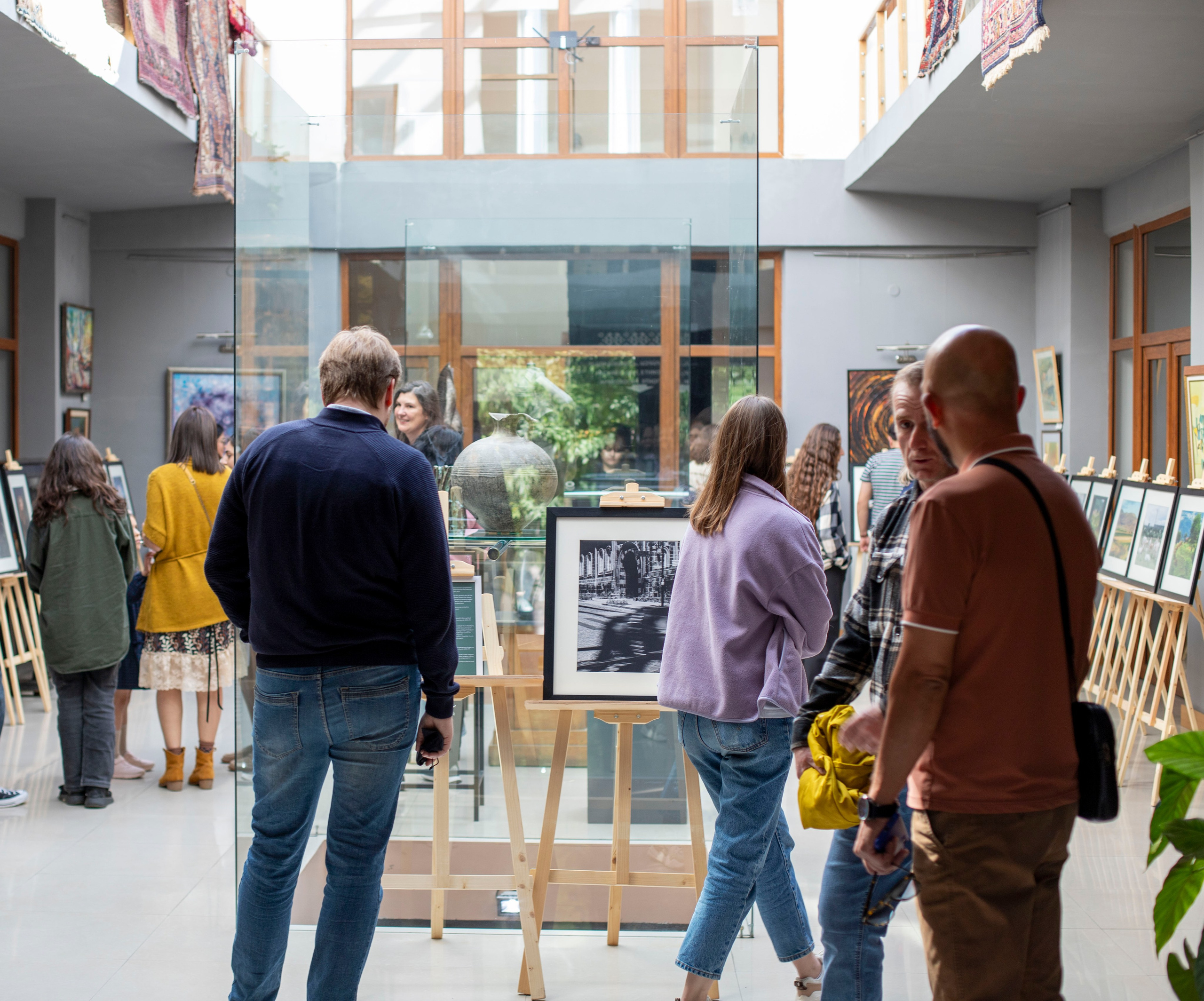 Выставка в г. Дилижан, Армения. Фоторепортаж А.Бабышевой. Арт-фотограф Ксения Якутович