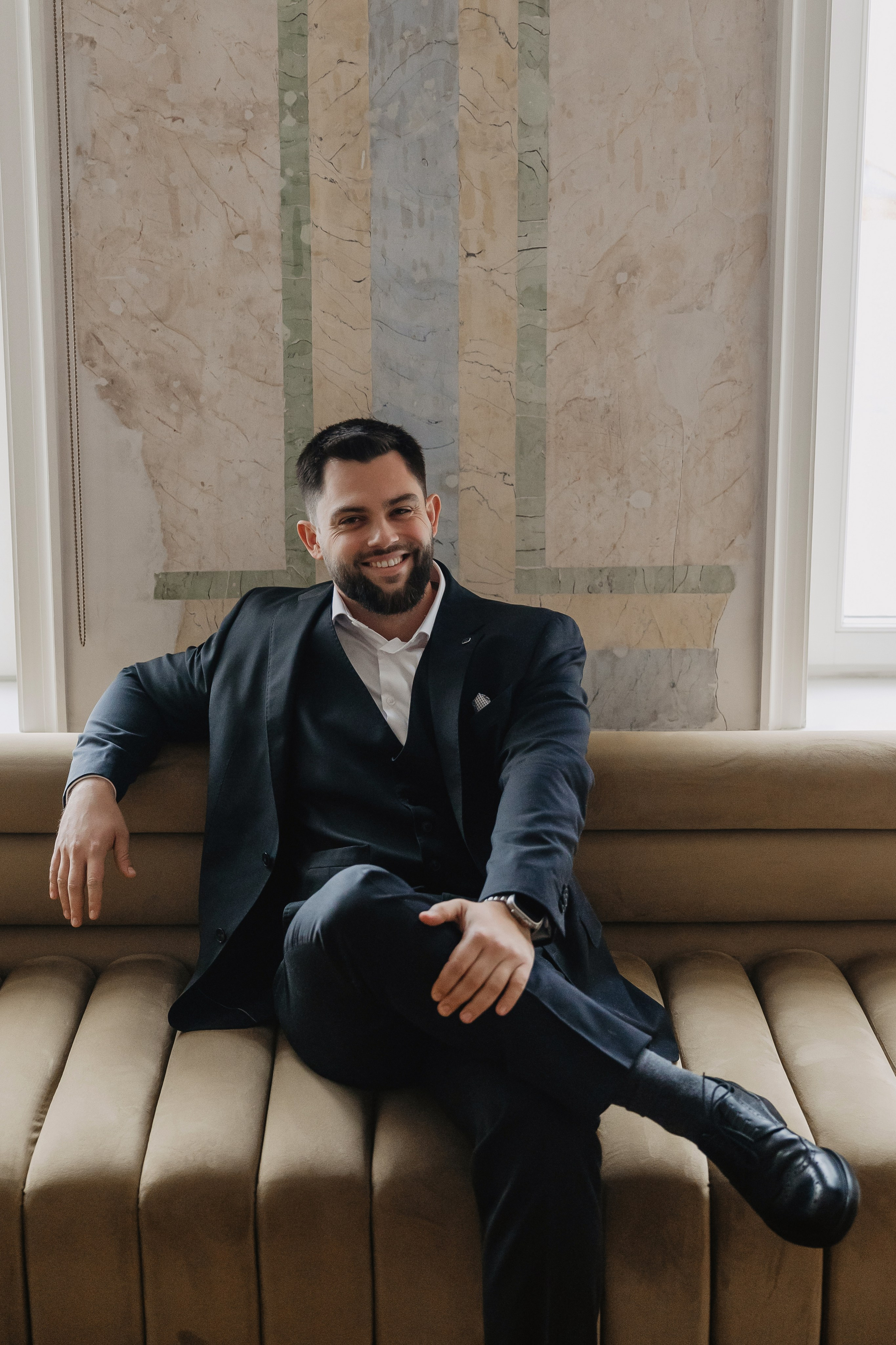 утро жениха в отеле Twelve Reasons в Москве