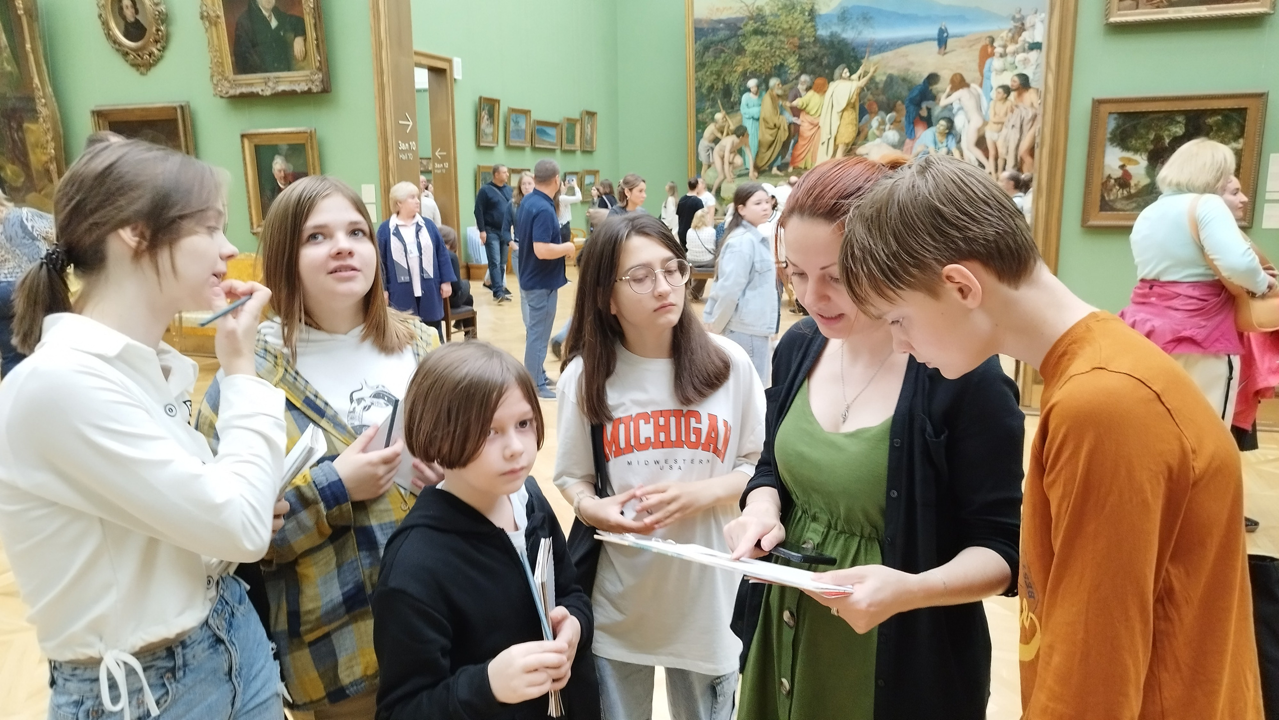 Профессиональные художники как наставники в лагере