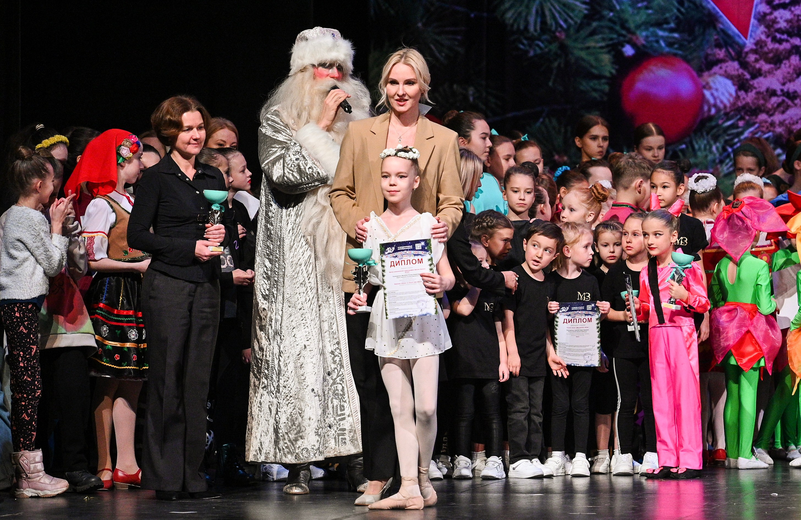 14.11.2024 «Новогодний Звездопад Талантов» Фестивальное движение «Шаг к мечте» г. Москва. Медиастудия Фото Концепт