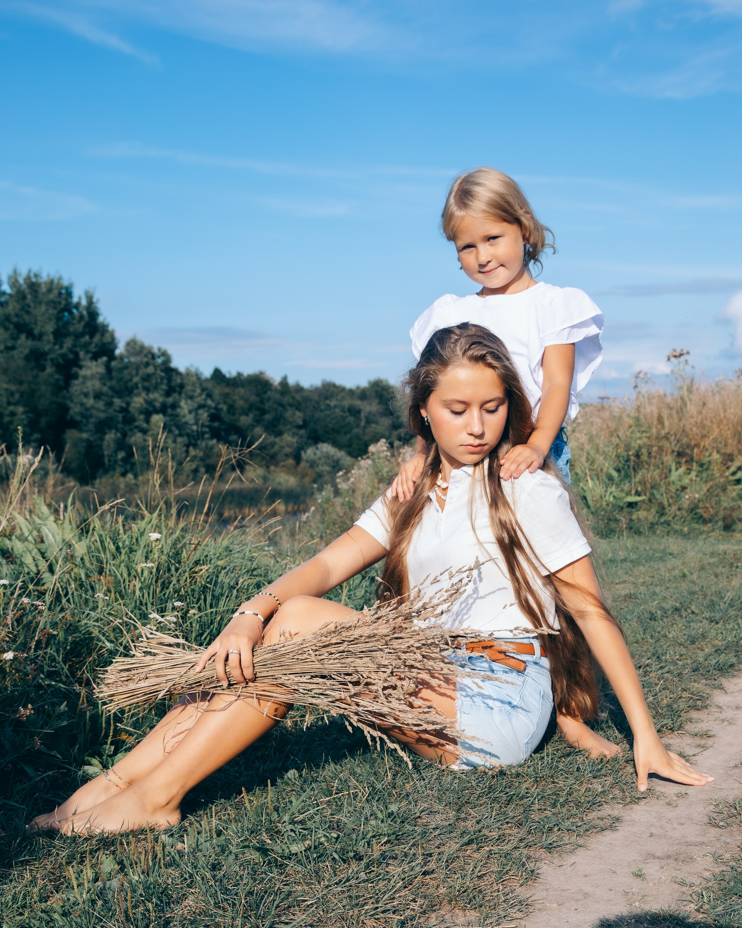 Наташа, Вадим, Арина, Тая и Пета. Август 2024. Фотограф в Санкт-Петербурге Алена Сертакова
