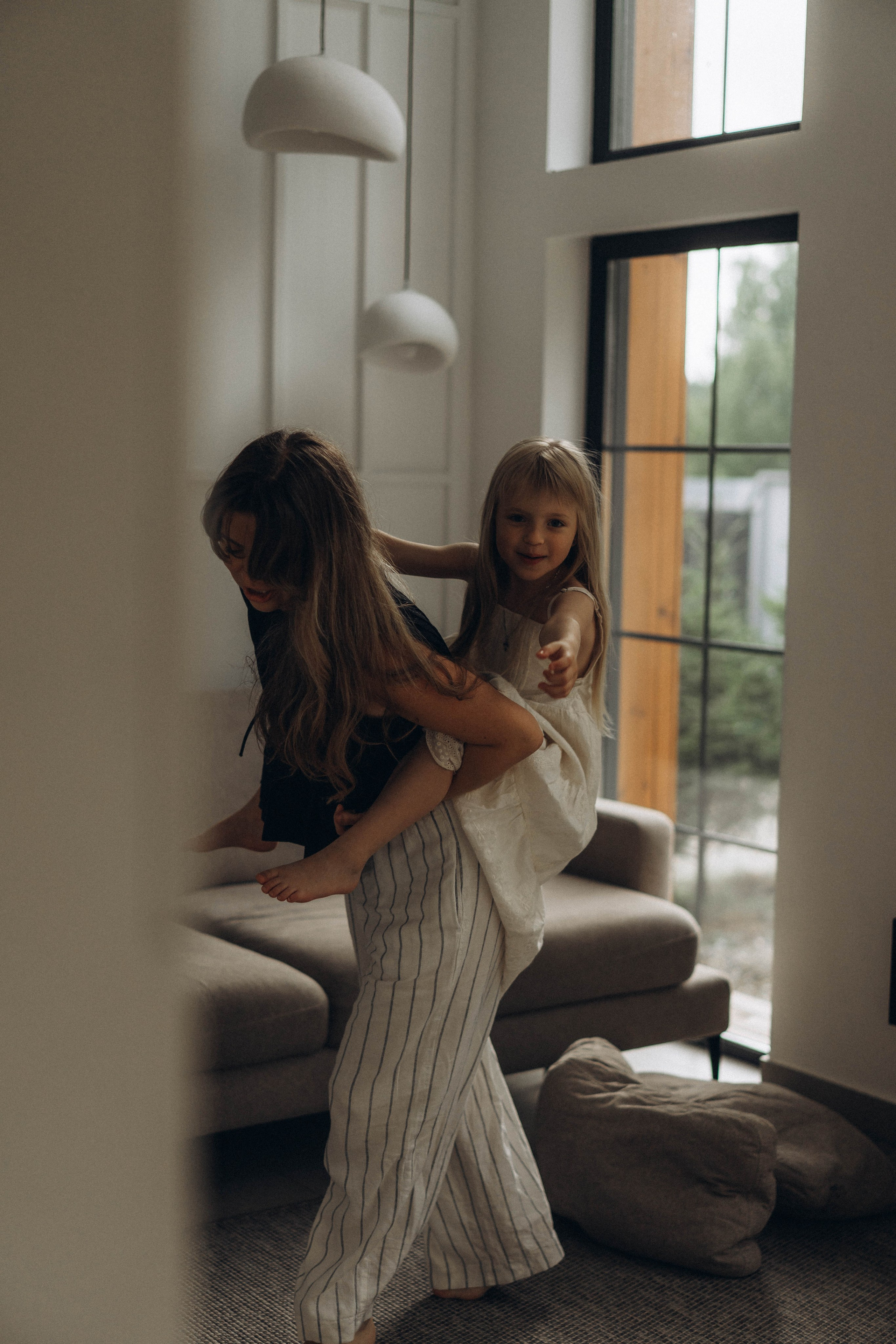 Фотосессия домашняя мама и дочка. Фотограф Екатеринбург Кокшарова Александра