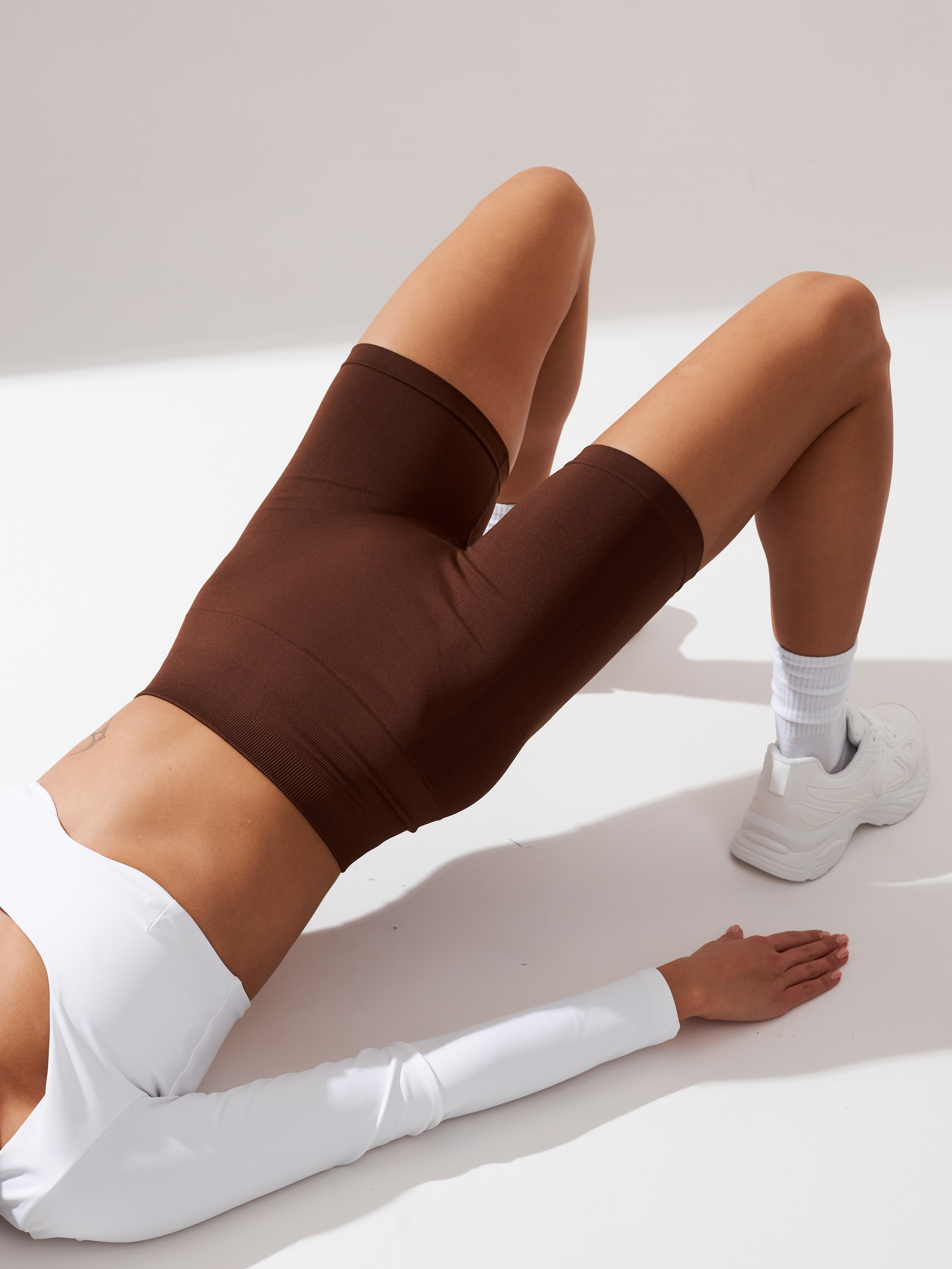 Фотосъемка спортивных комбинезонов Екатеринбург Wildberries ВБ Ozon Озон фотосессия одежды Екб заказать цена фотосъемка товара WB карточки. Фотограф Екатеринбург Анастасия Жерновская | Маркетплейсы и нейрофото