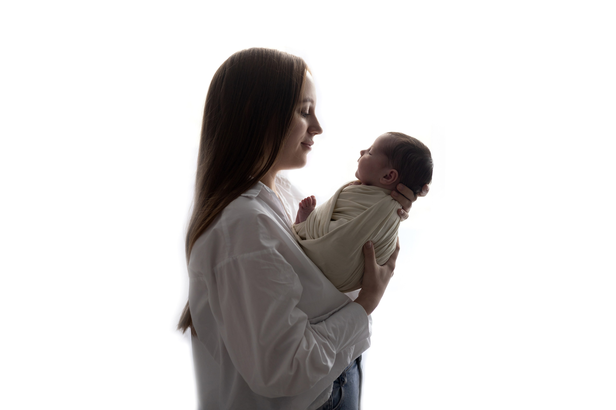 мама с младенцем фотограф новорожденных саратов ньюборн фотосессия