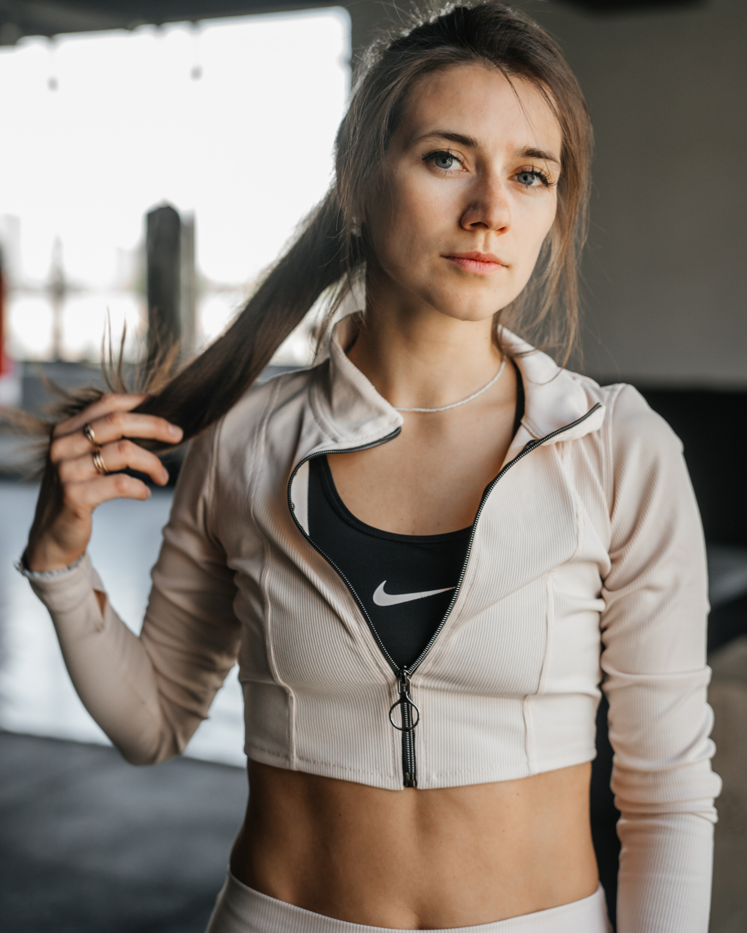 спортивная девушка портрет