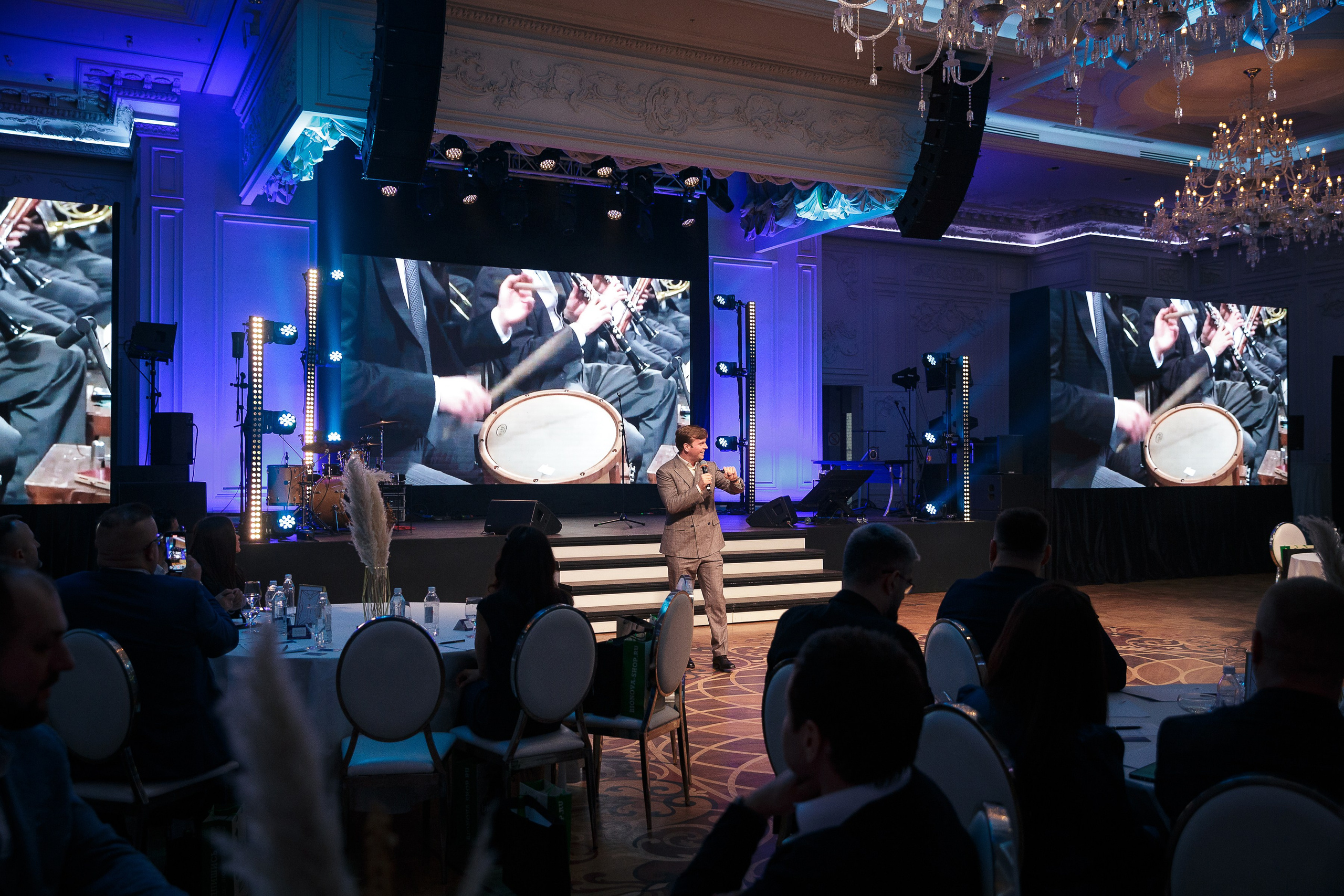 День рождения клуба «Деньги» 6 лет 2025. Репортажный Фотограф Александр Назаров. Москва и М.О