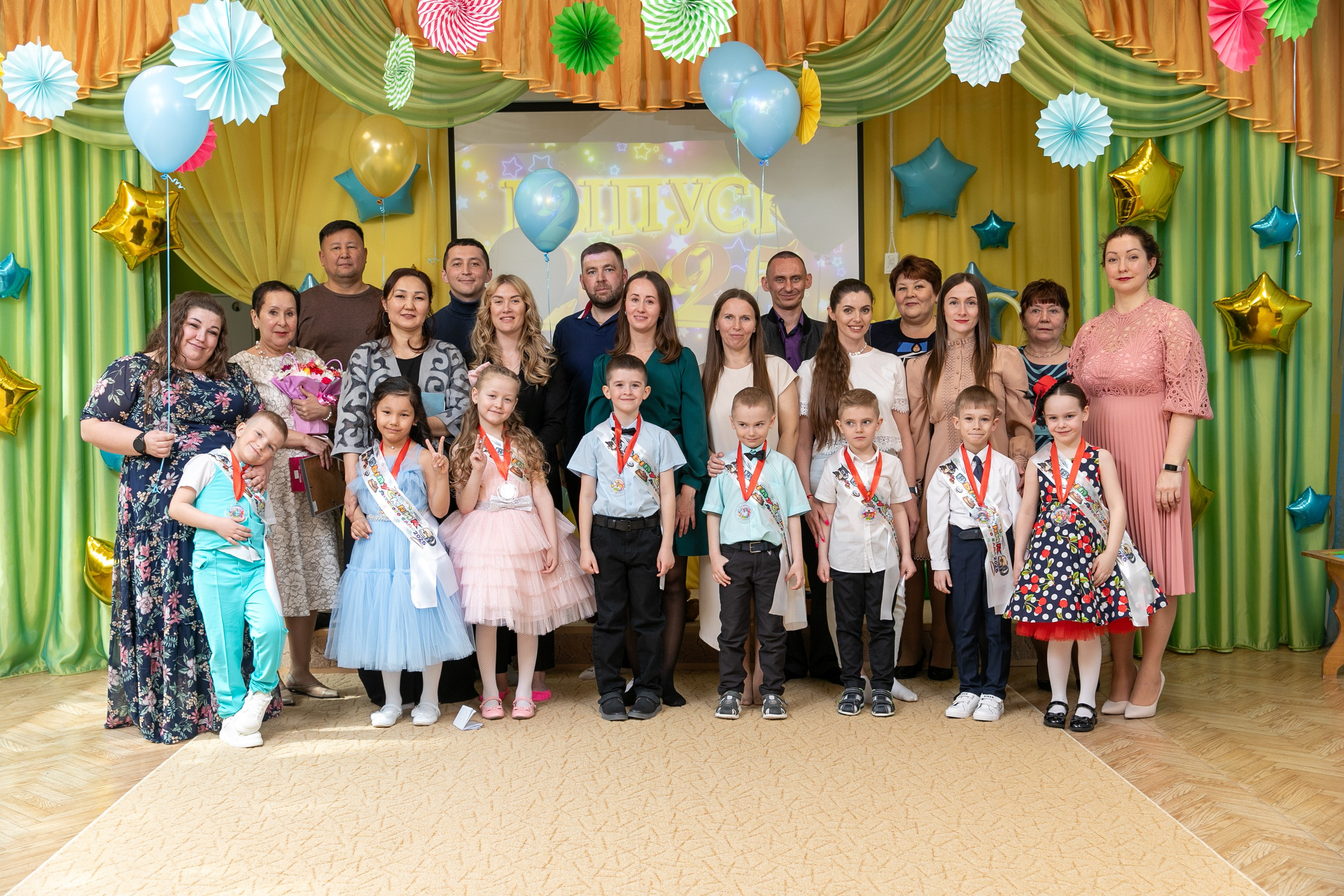 Выпускной Звездочка  2025. Школьный и детский фотограф в Южно-Сахалинске Анастасия Лескова